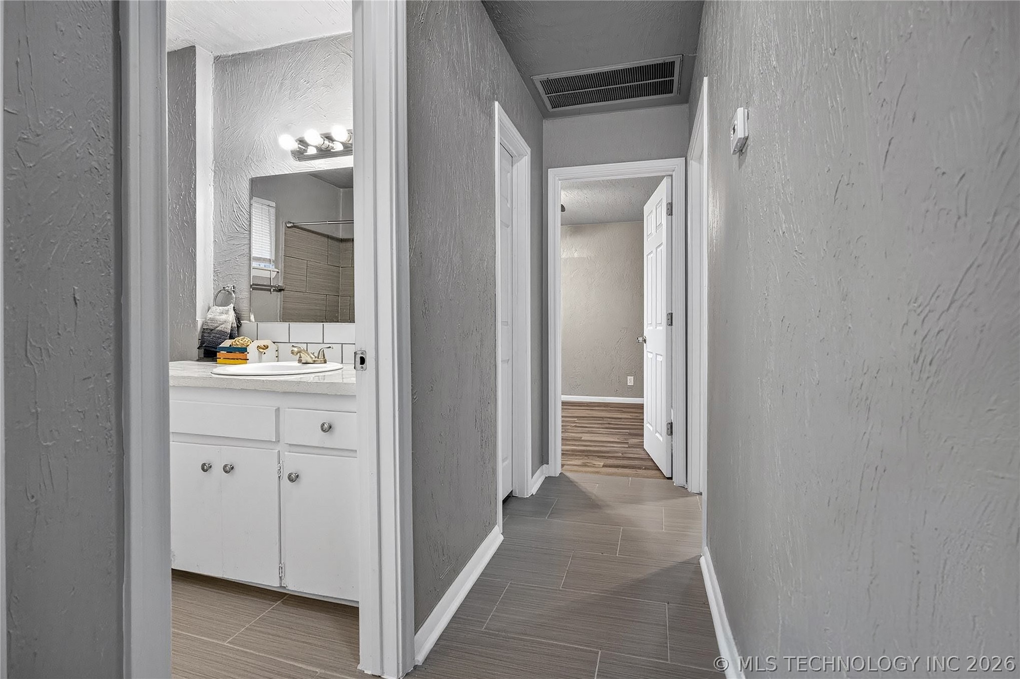 3517 S Irvington Place Property Photo 13