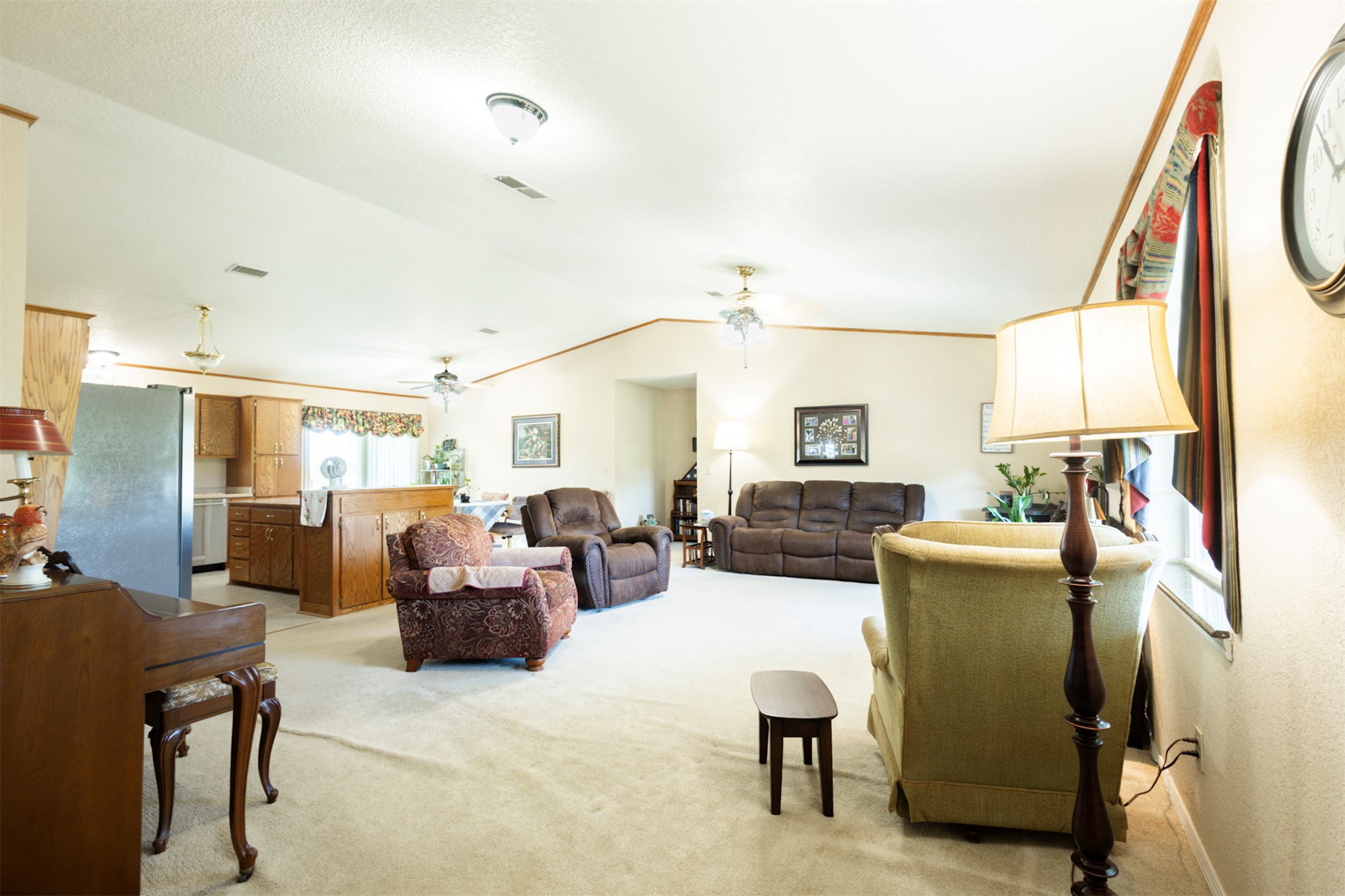 770 Lincoln Property Photo 4