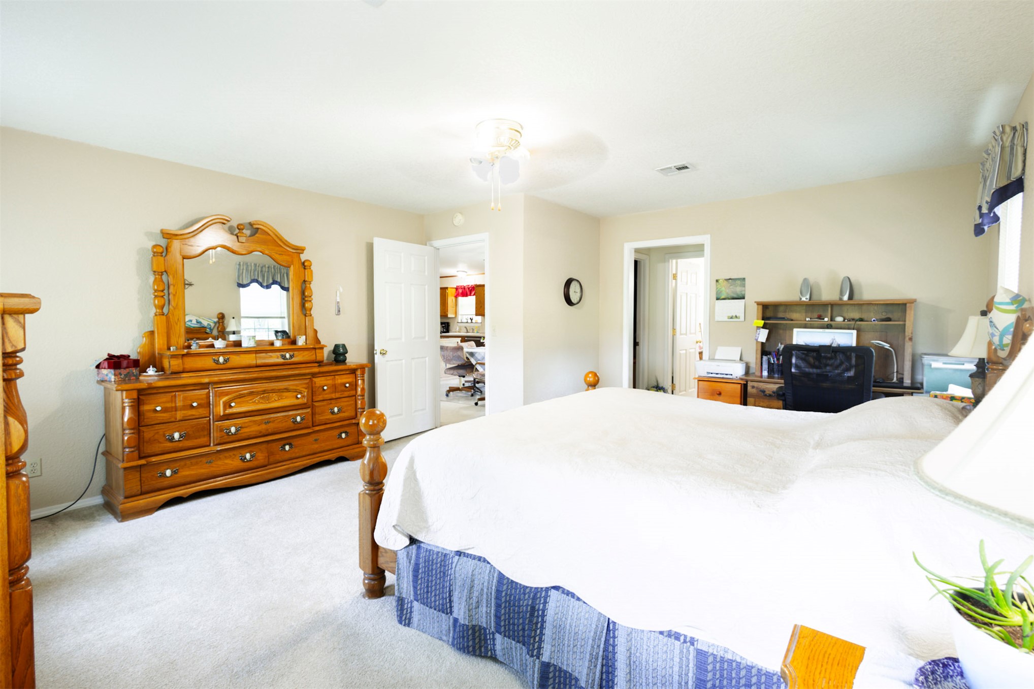 770 Lincoln Property Photo 6