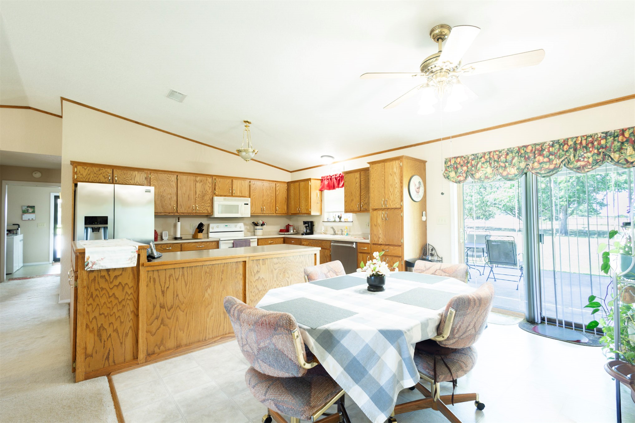 770 Lincoln Property Photo 8
