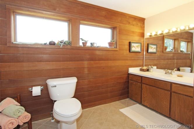 819 W Seminole Avenue Property Photo 41