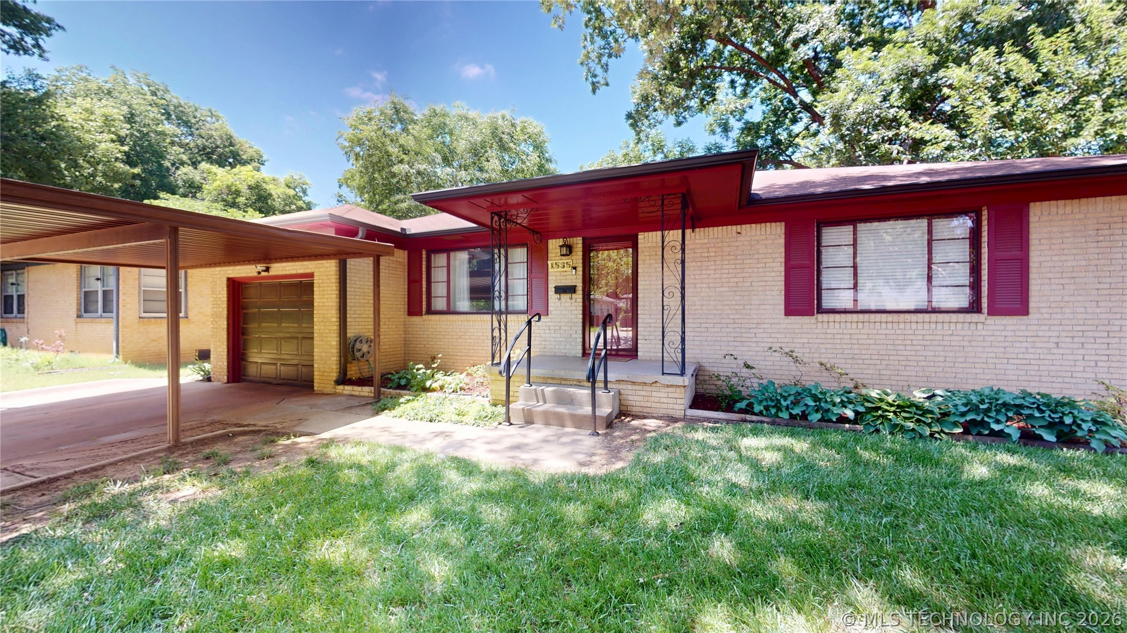 1535 E 54th Street Property Photo 2