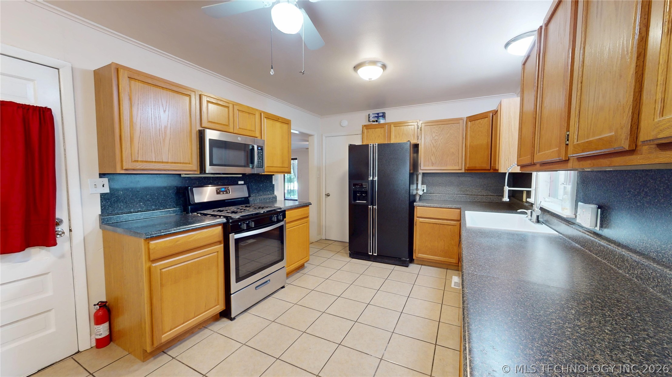 1535 E 54th Street Property Photo 11