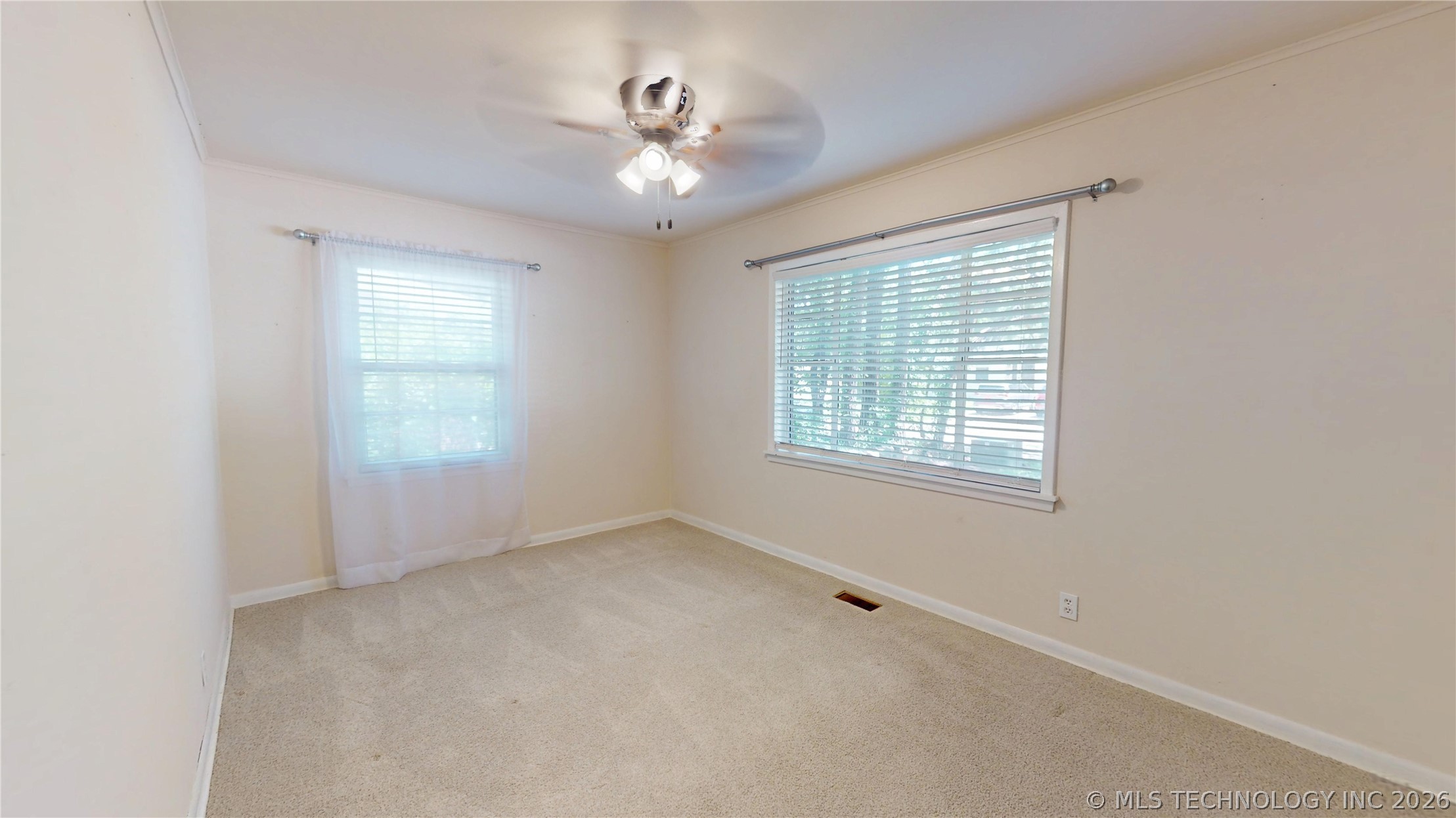 1535 E 54th Street Property Photo 16