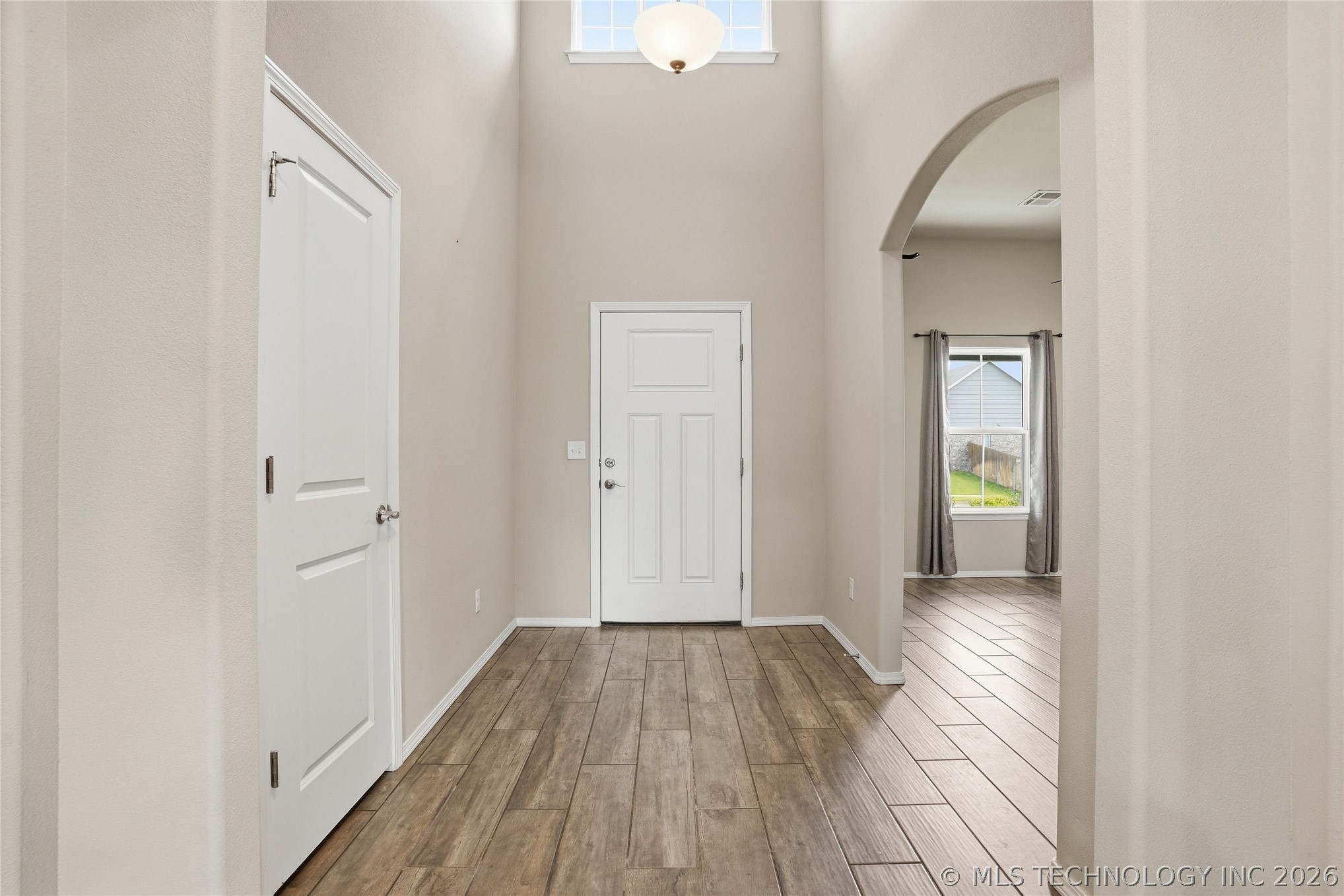1423 E South Park Place Property Photo 5