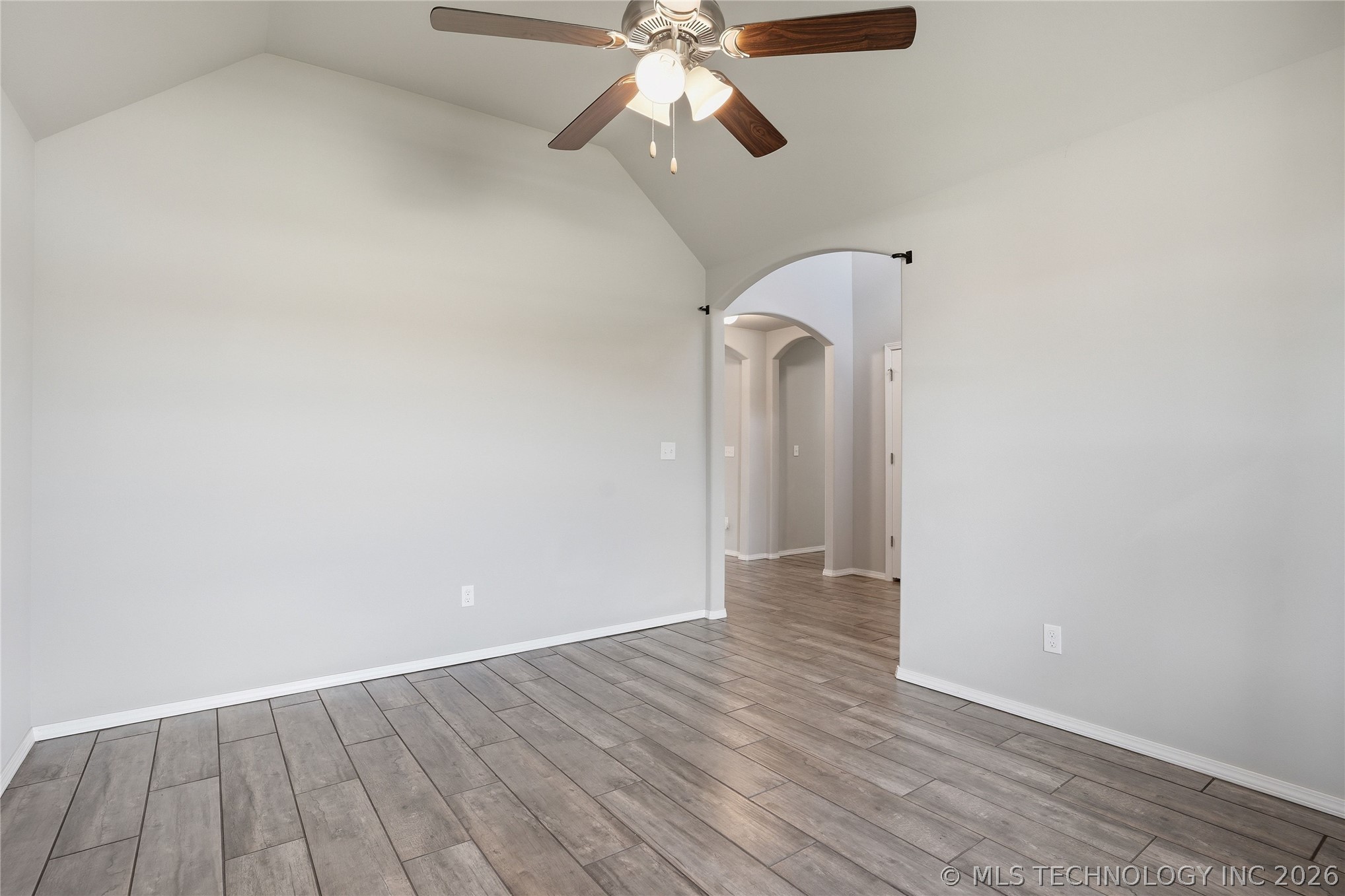 1423 E South Park Place Property Photo 6