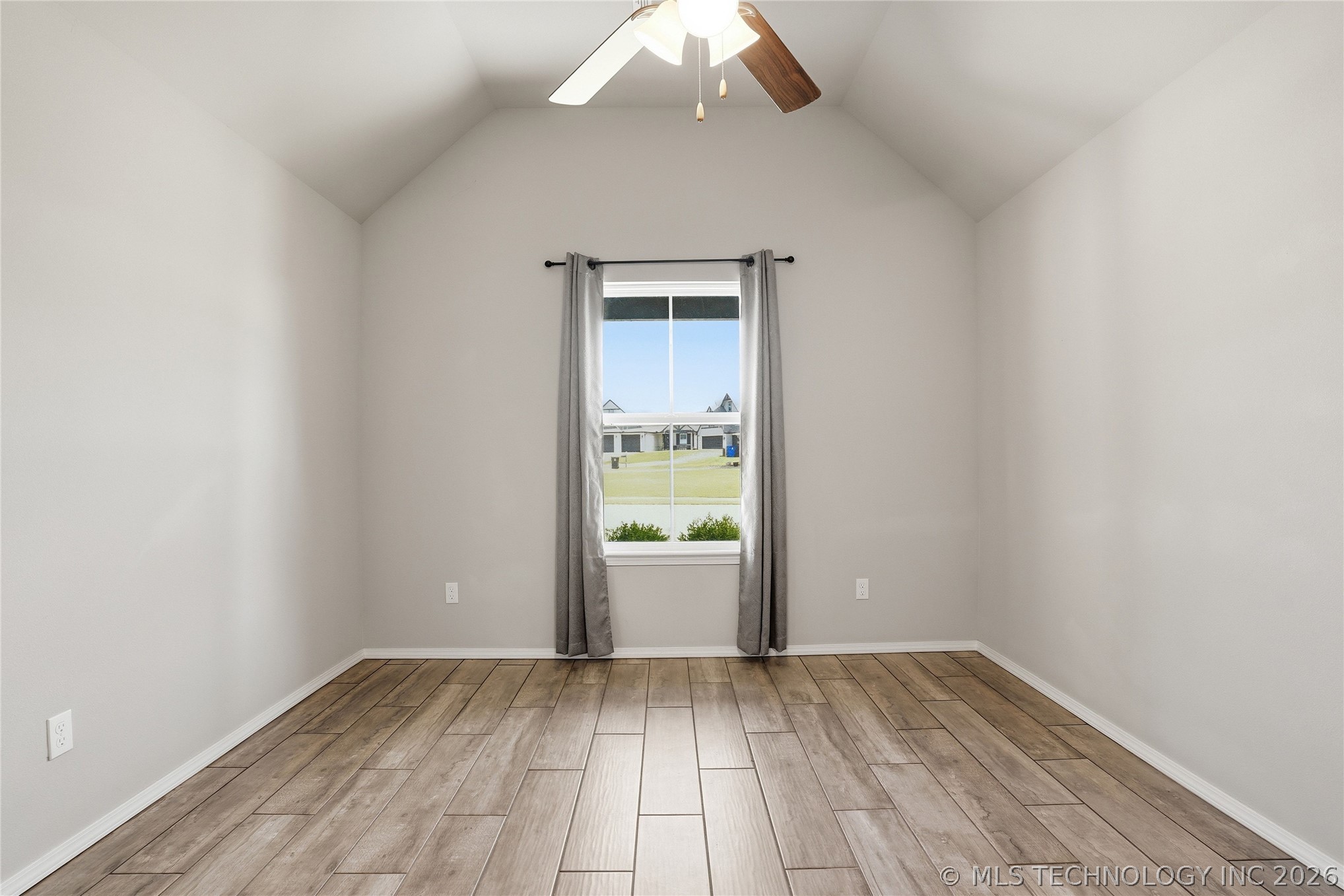 1423 E South Park Place Property Photo 7