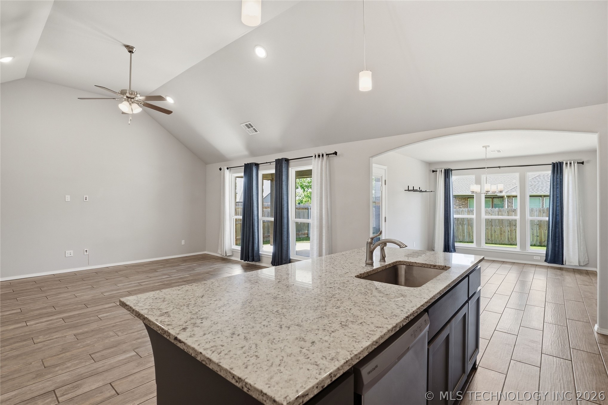1423 E South Park Place Property Photo 10