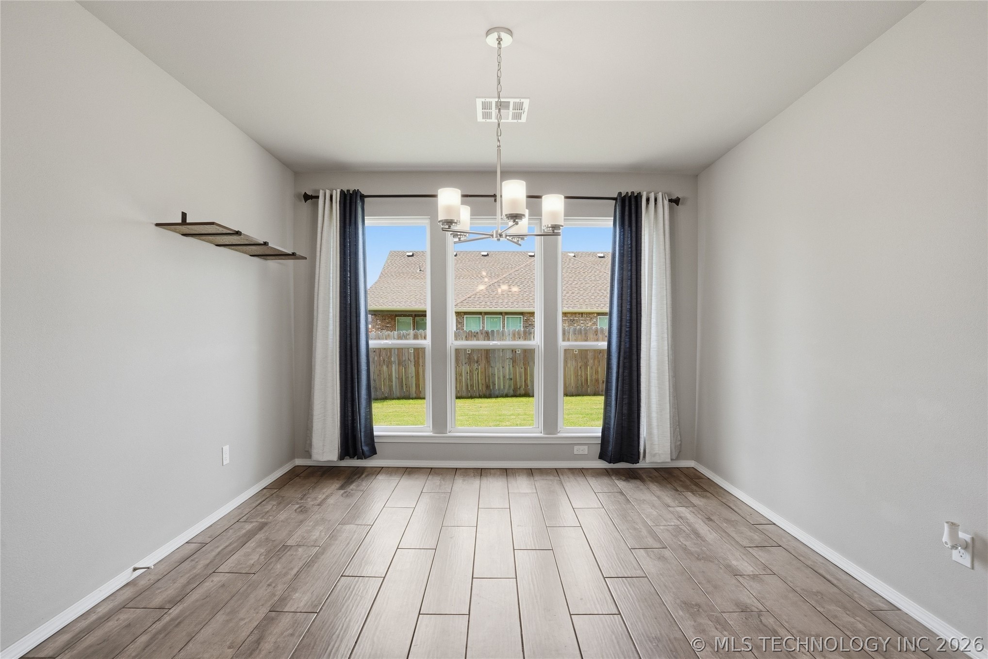 1423 E South Park Place Property Photo 16