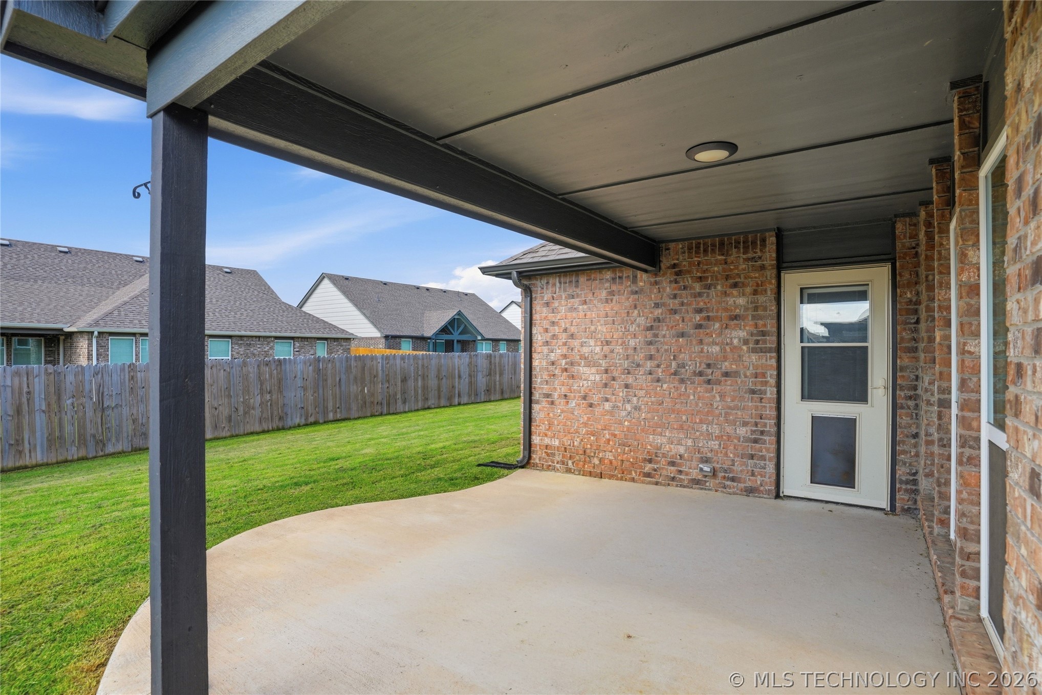 1423 E South Park Place Property Photo 32