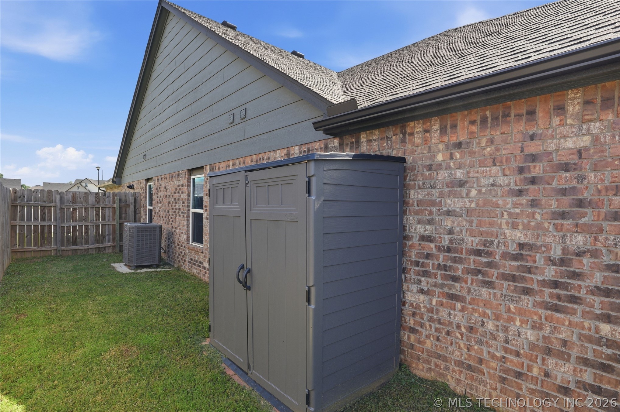 1423 E South Park Place Property Photo 34