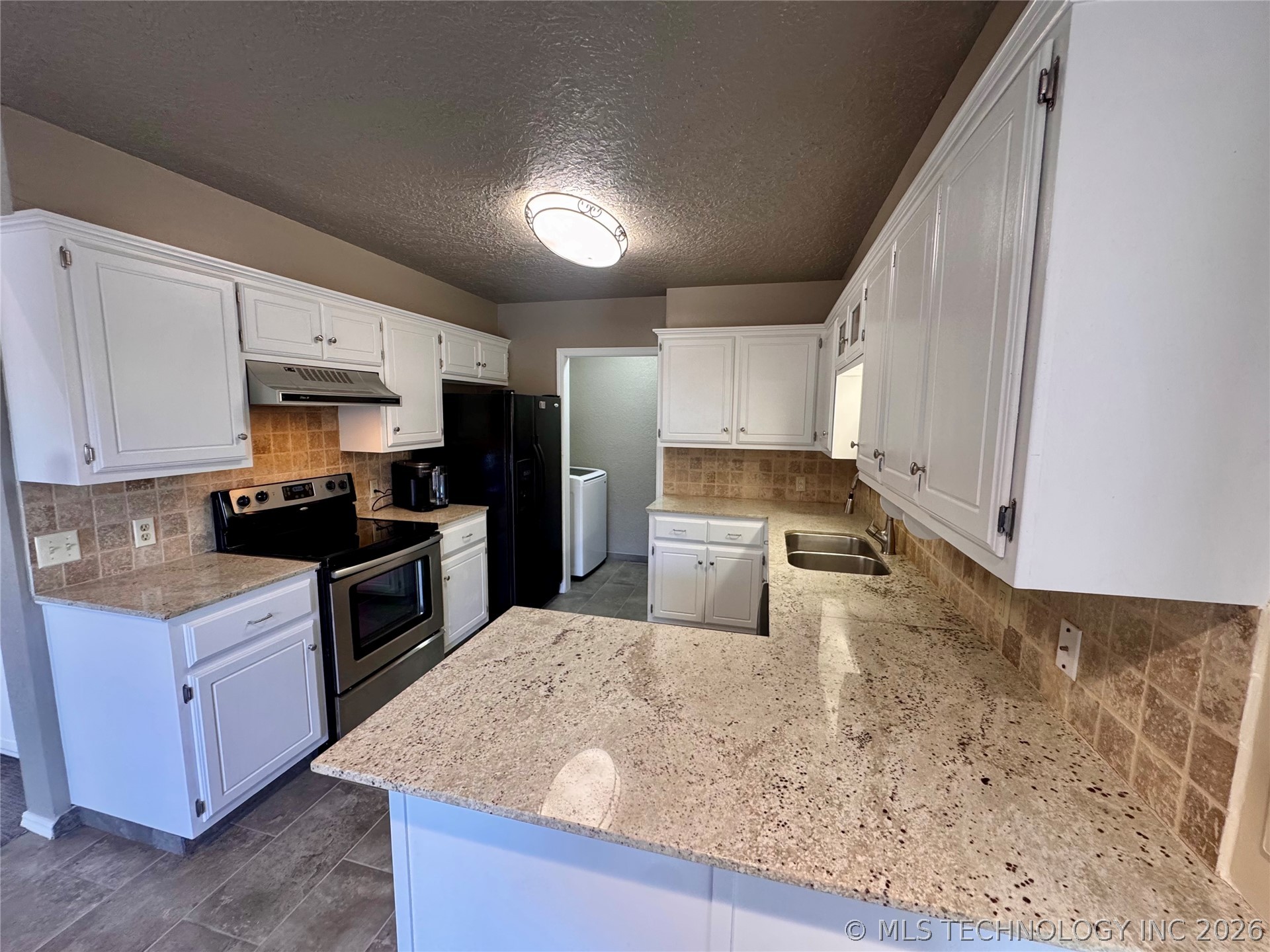 2607 Greenbriar Property Photo 12