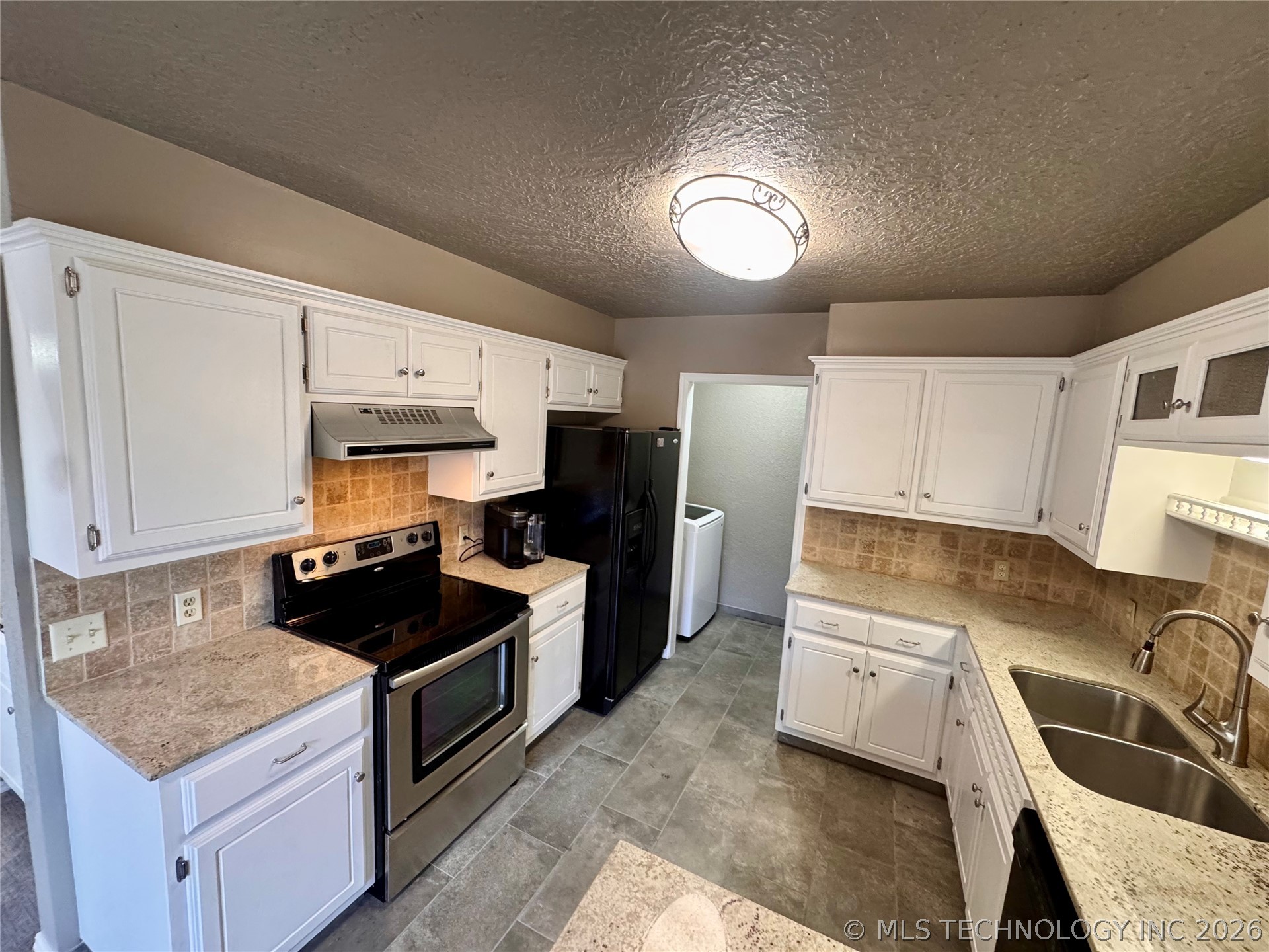 2607 Greenbriar Property Photo 13
