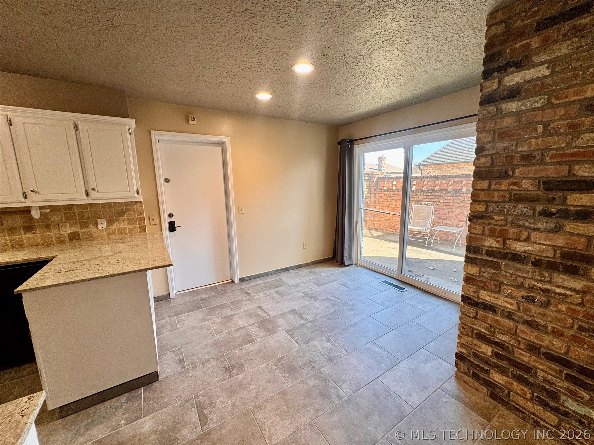 2607 Greenbriar Property Photo 15