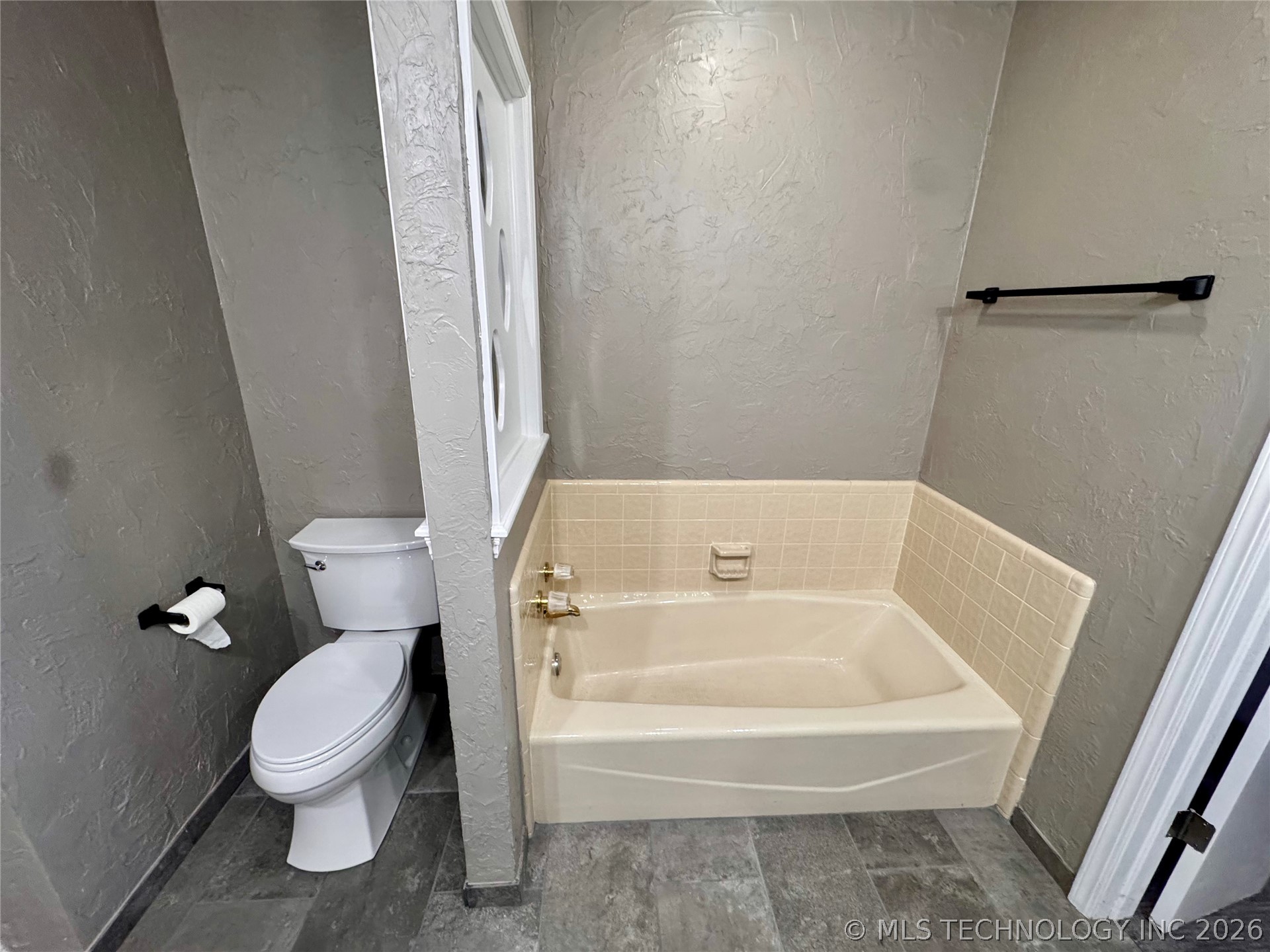 2607 Greenbriar Property Photo 21