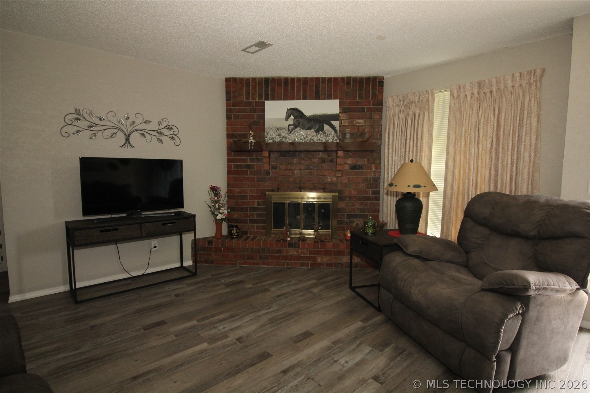 2042 W Toledo Street Property Photo 2
