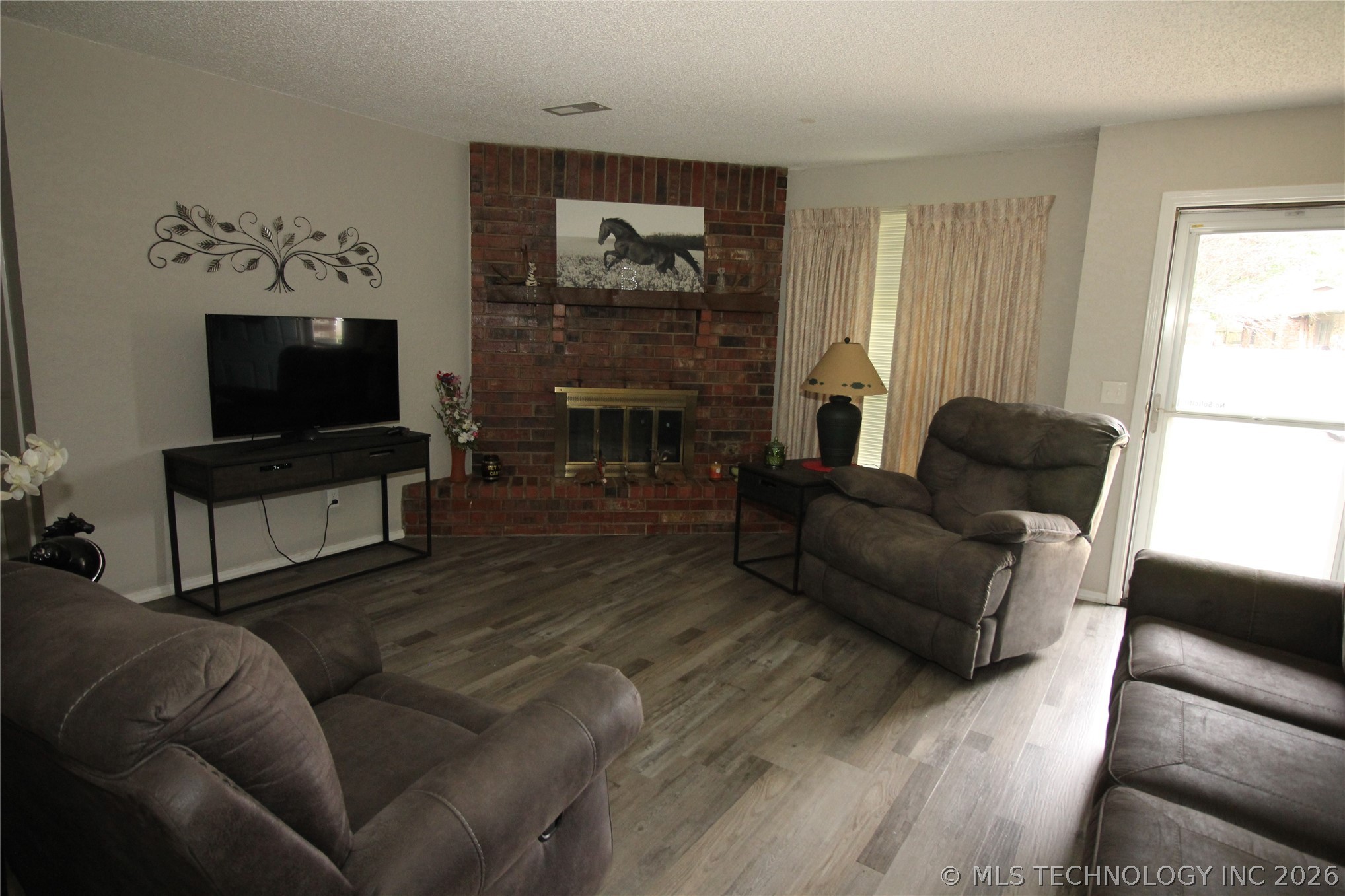 2042 W Toledo Street Property Photo 3