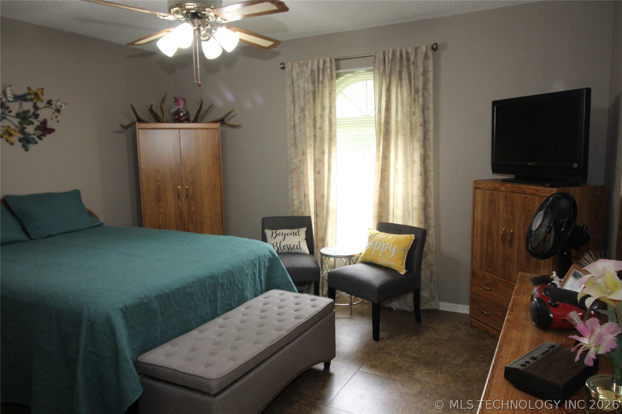 2042 W Toledo Street Property Photo 4