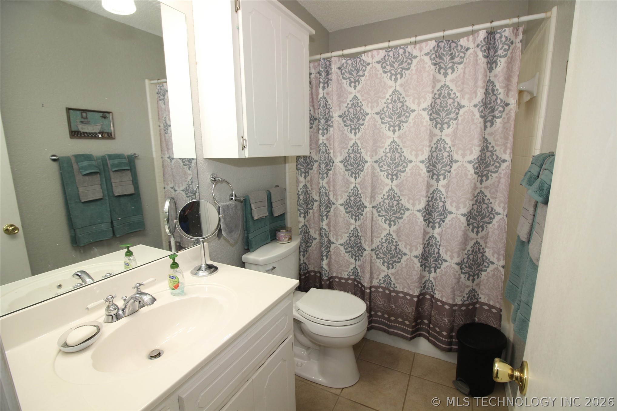 2042 W Toledo Street Property Photo 6