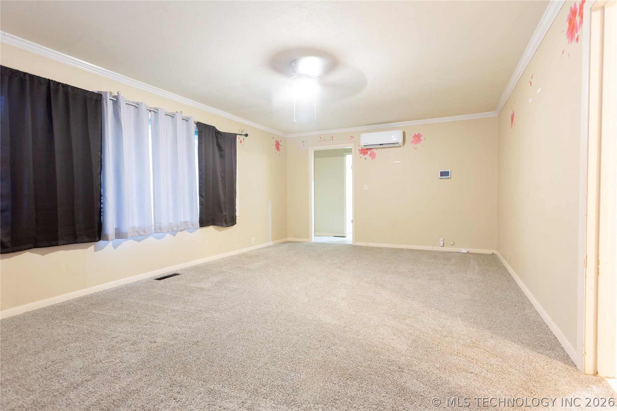 1604 E Osage Avenue Property Photo 2