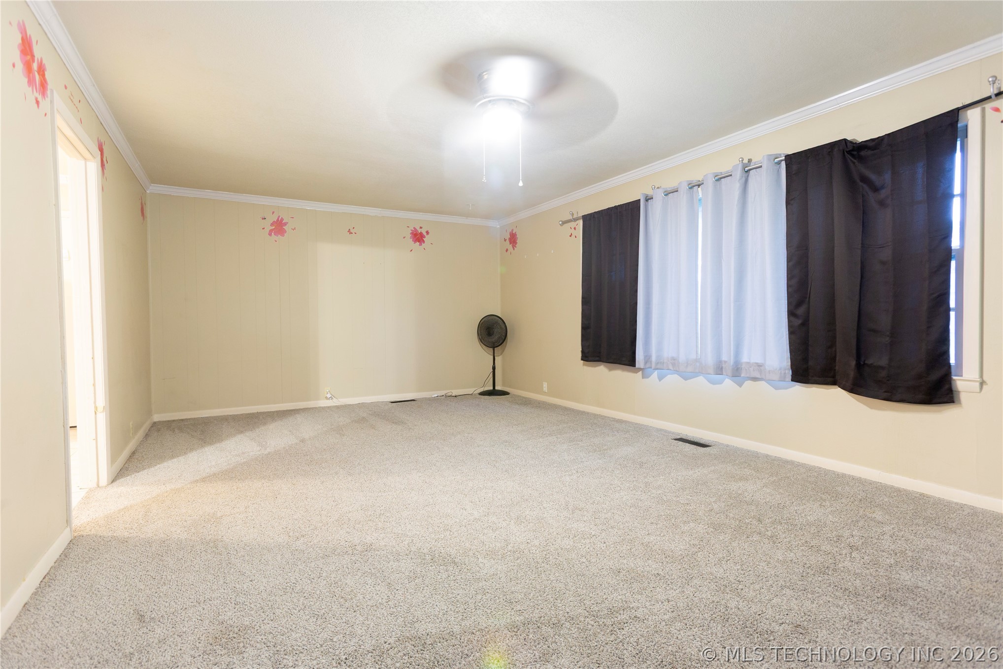 1604 E Osage Avenue Property Photo 4