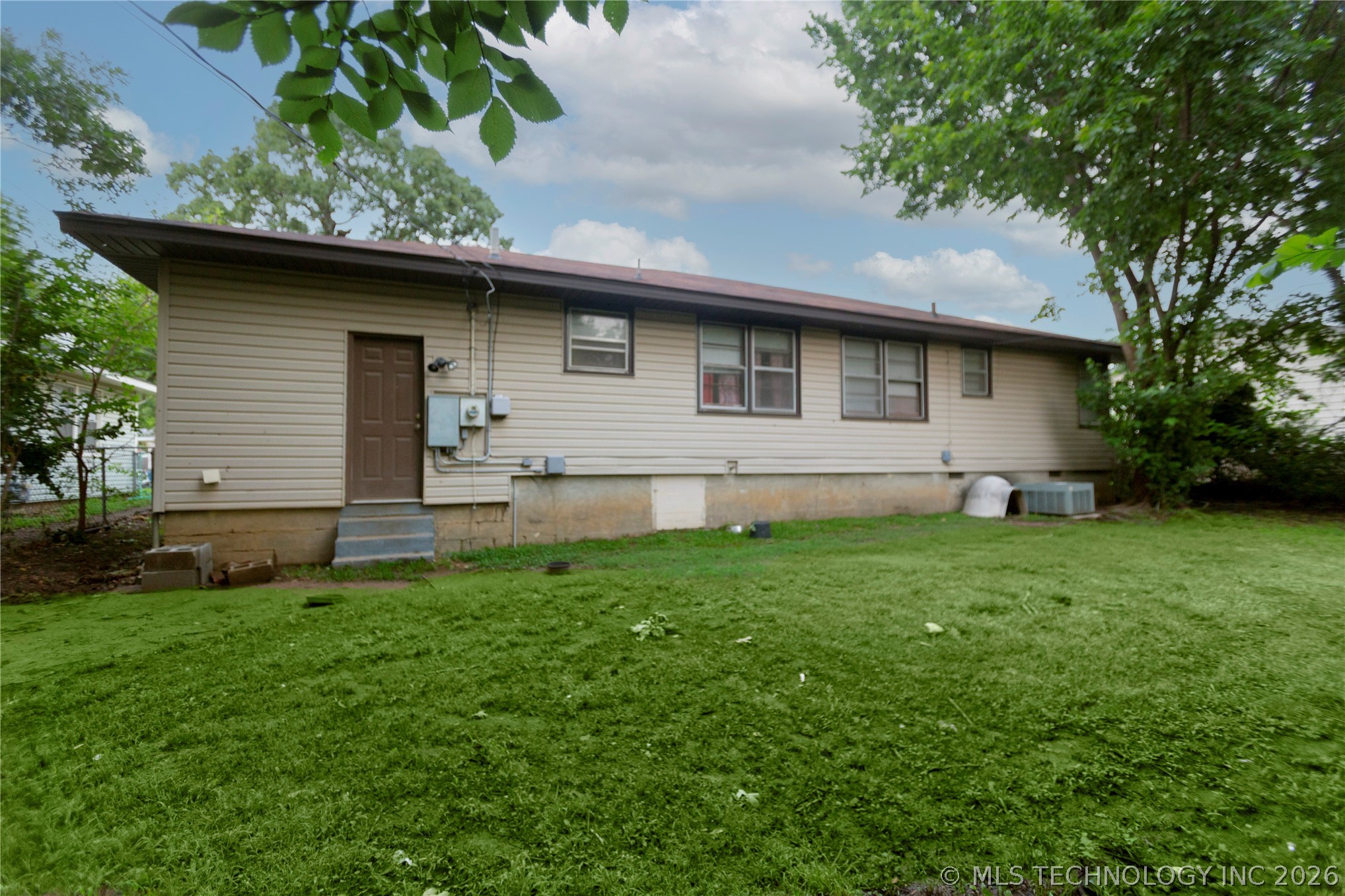 1604 E Osage Avenue Property Photo 19