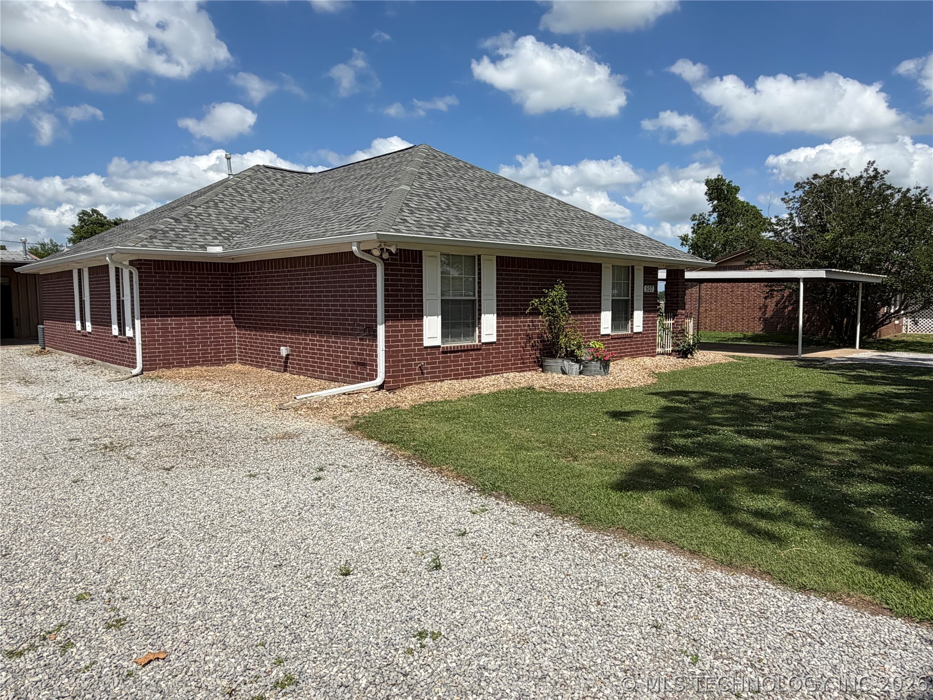 507 E Tonner Property Photo 4