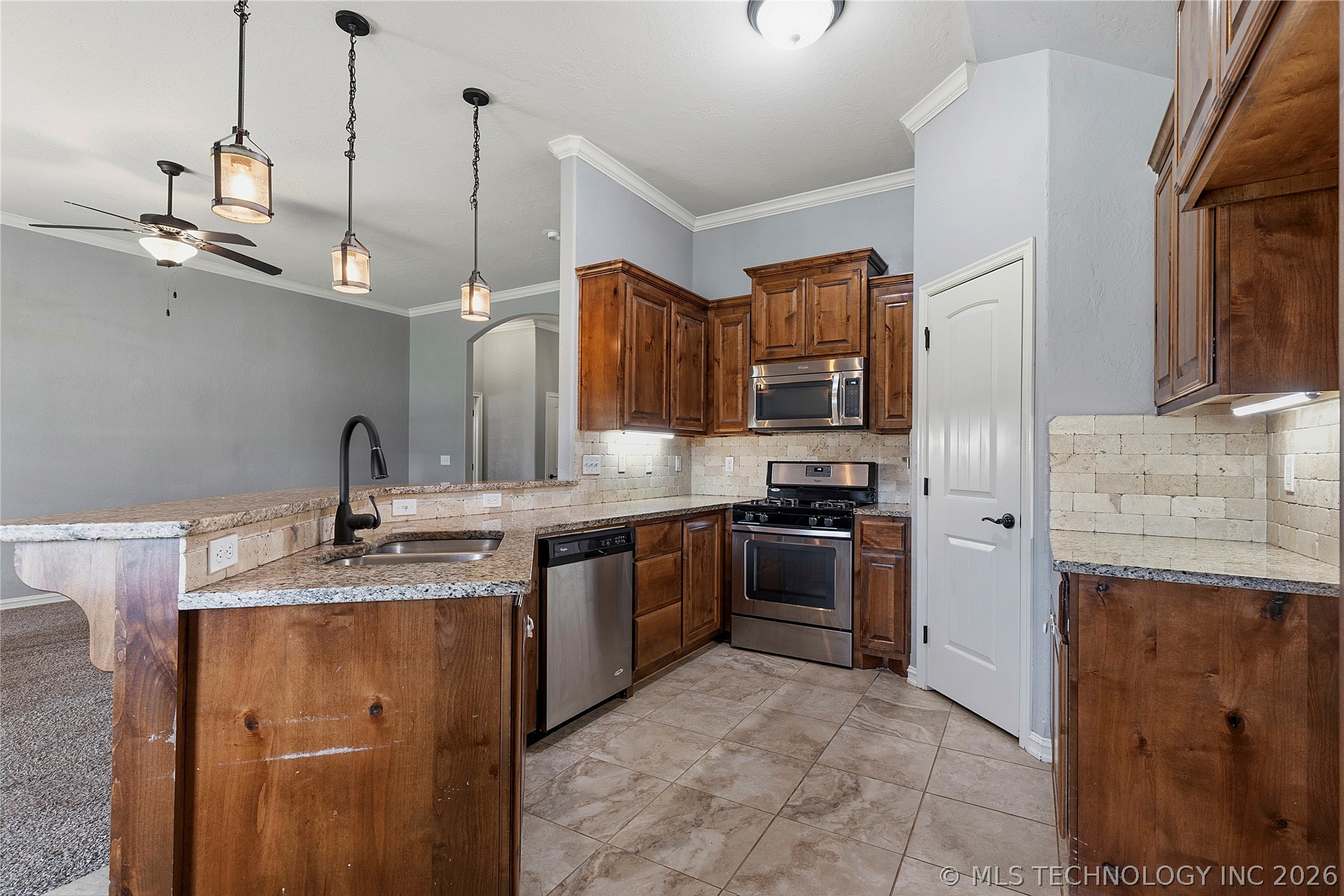10714 Masters Circle Property Photo 9