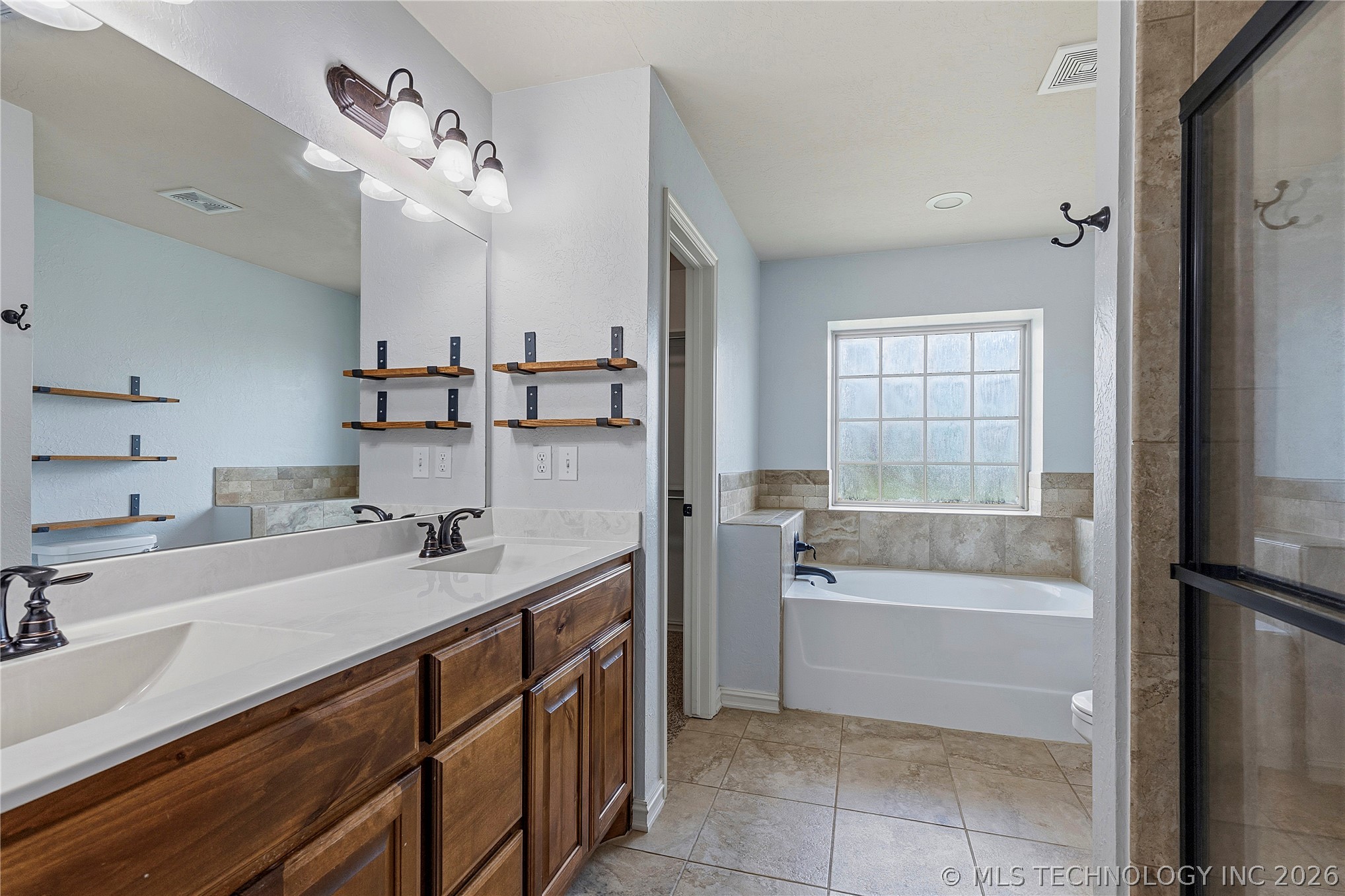 10714 Masters Circle Property Photo 16