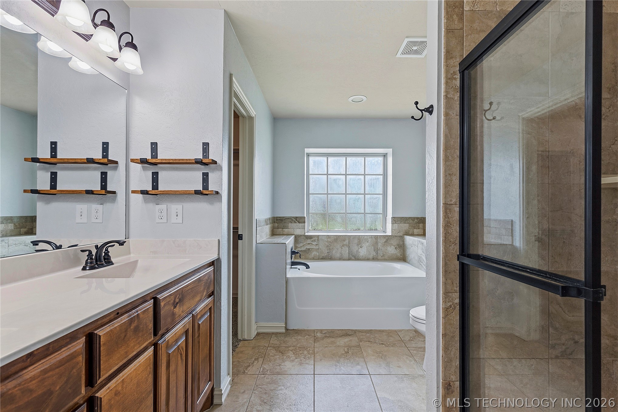 10714 Masters Circle Property Photo 17