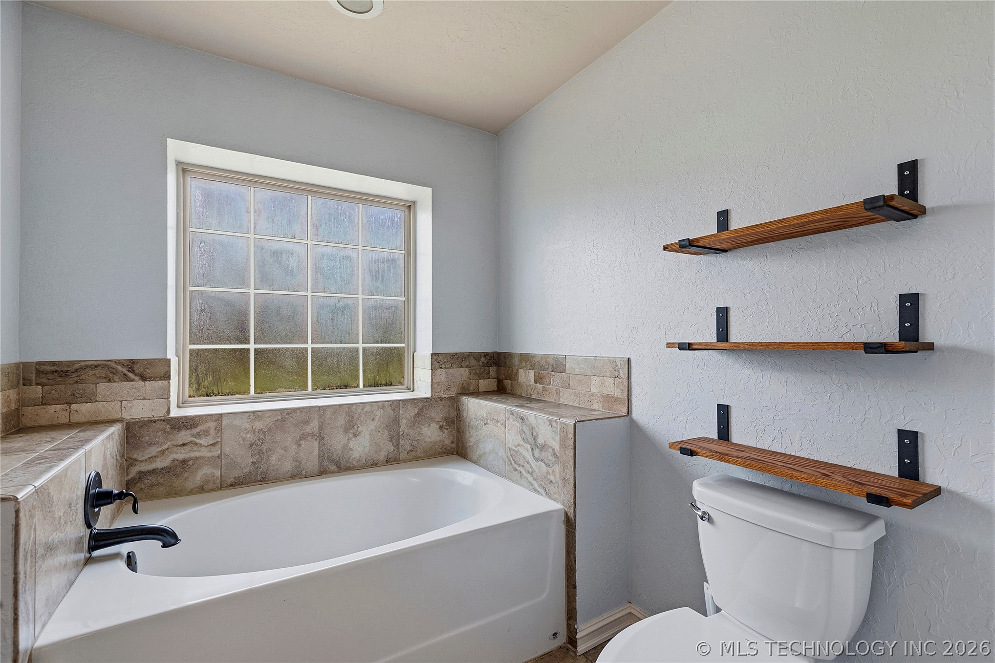 10714 Masters Circle Property Photo 18