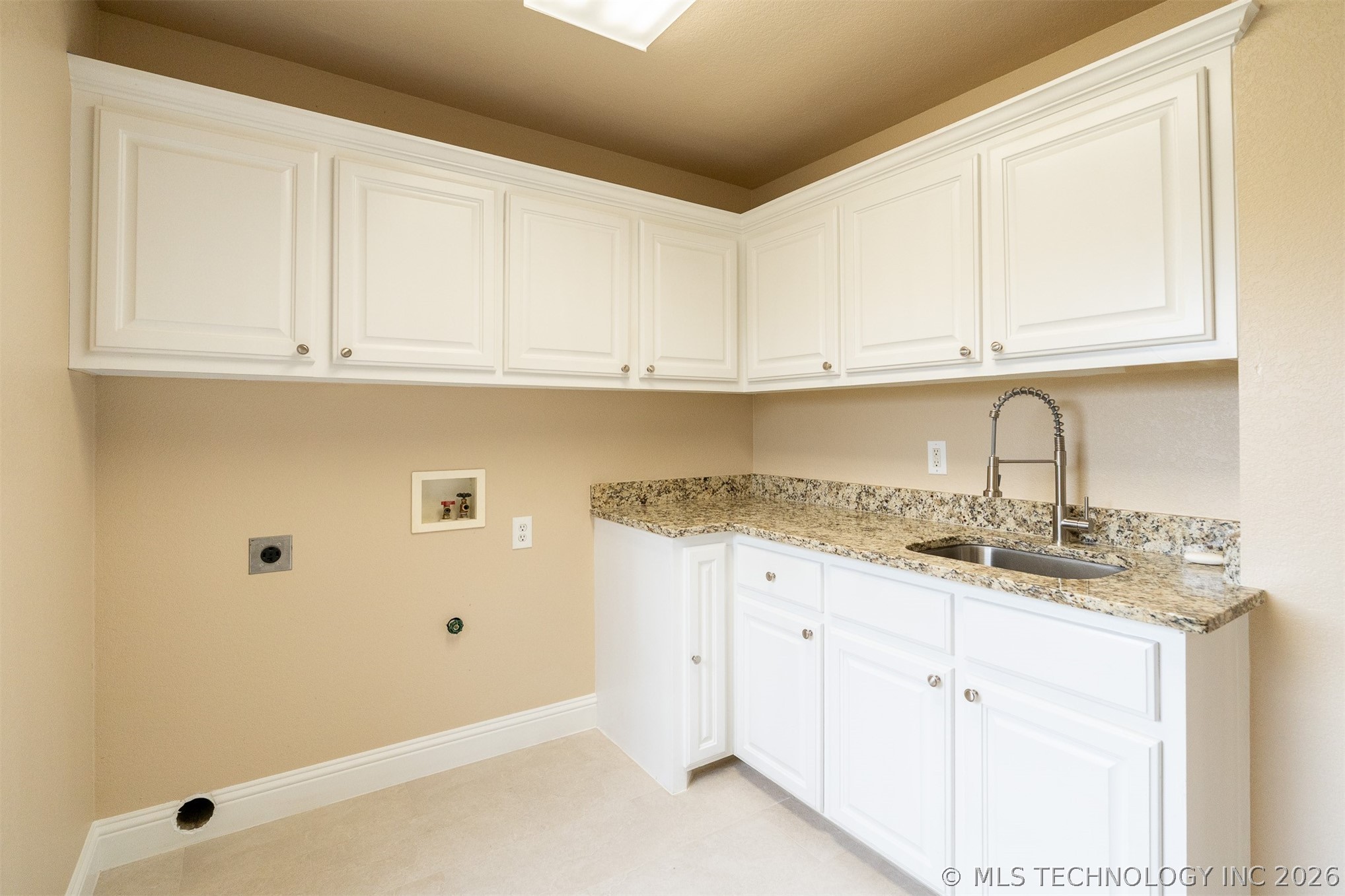 5353 Stonebriar Property Photo 8