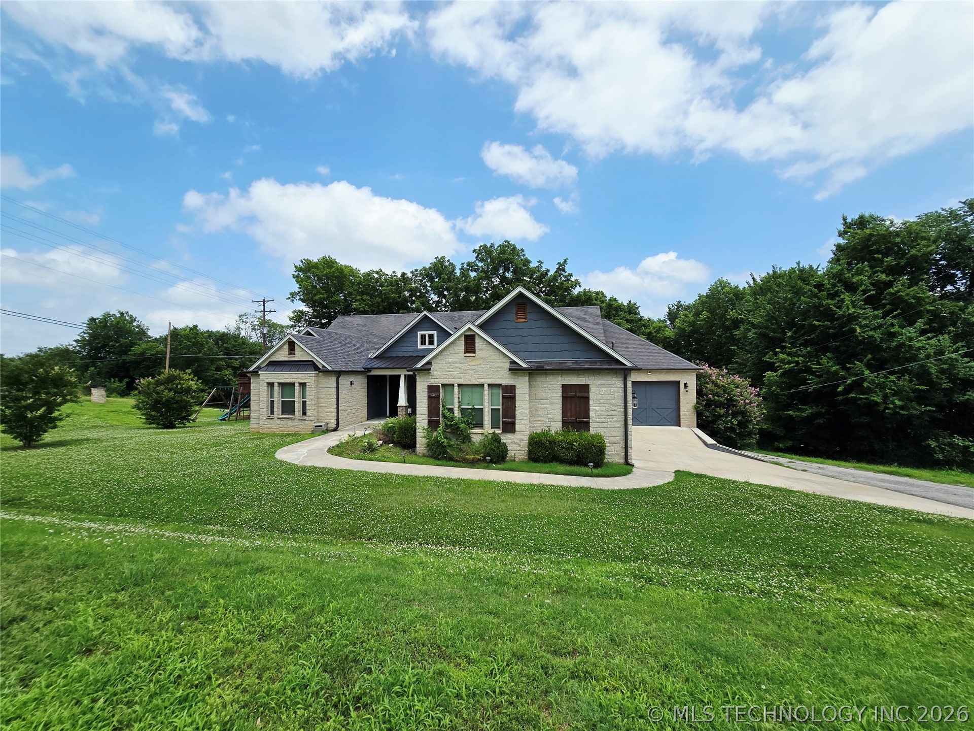 1715 W Blue Starr Drive Property Photo 27