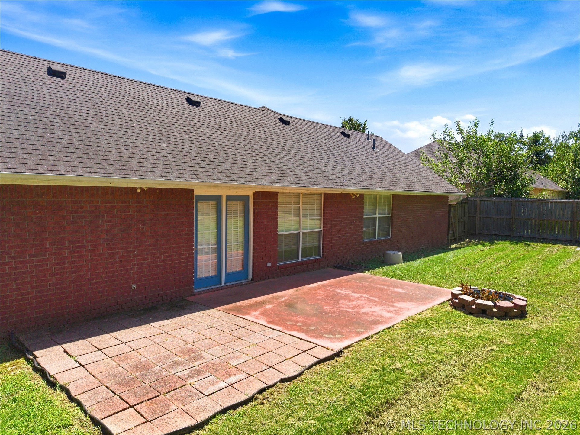 905 Kentucky Derby Property Photo 6