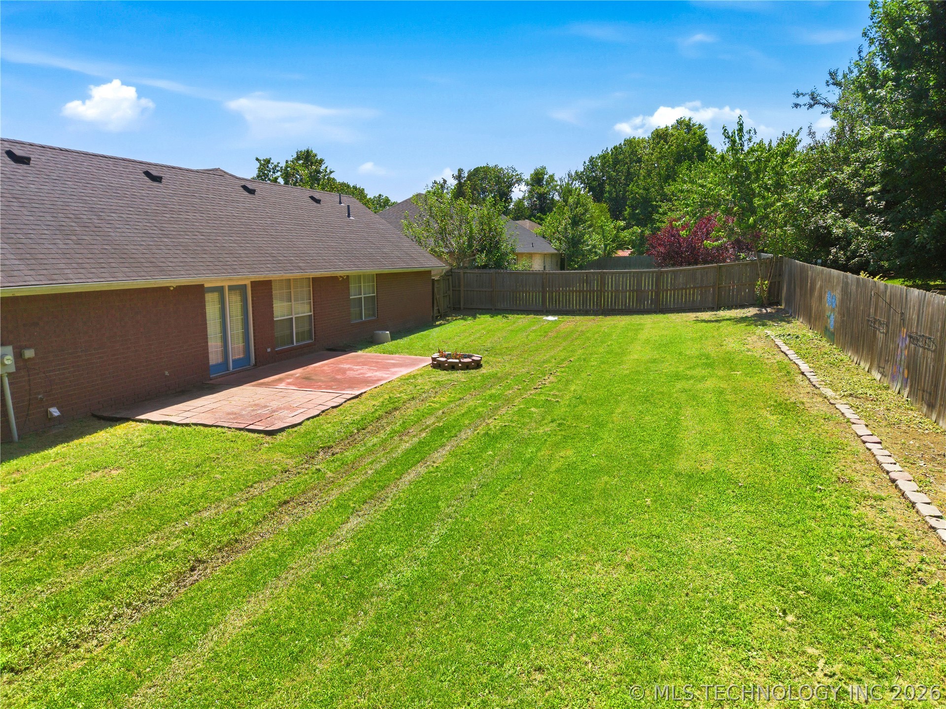 905 Kentucky Derby Property Photo 8