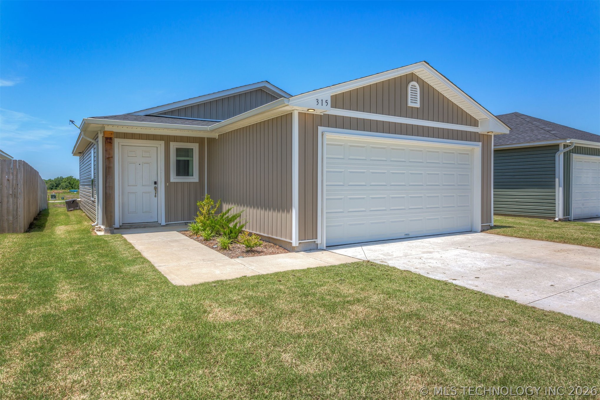 315 N Cattle Drive Property Photo 1