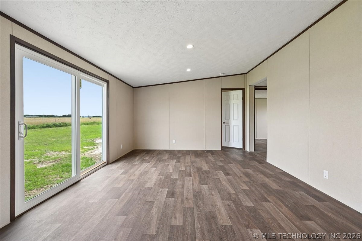 16130 Harper Lane Property Photo 4