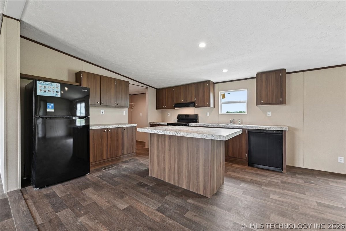 16130 Harper Lane Property Photo 6