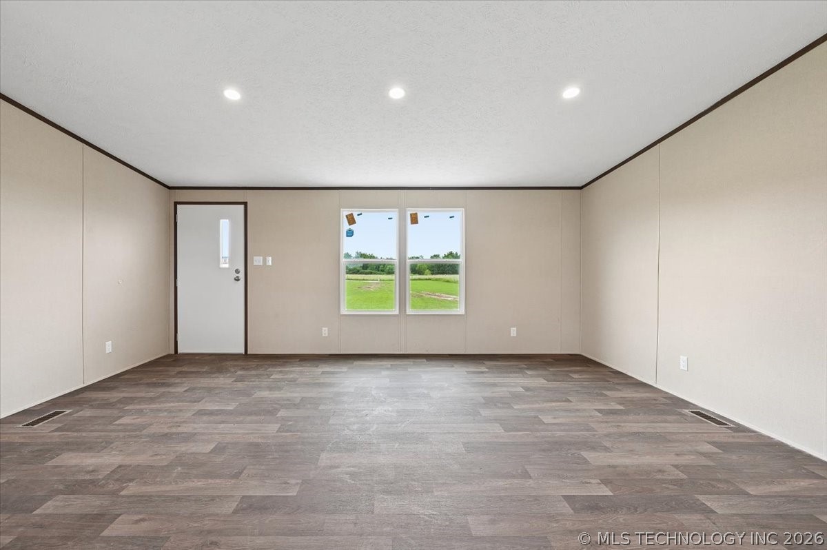 16130 Harper Lane Property Photo 8