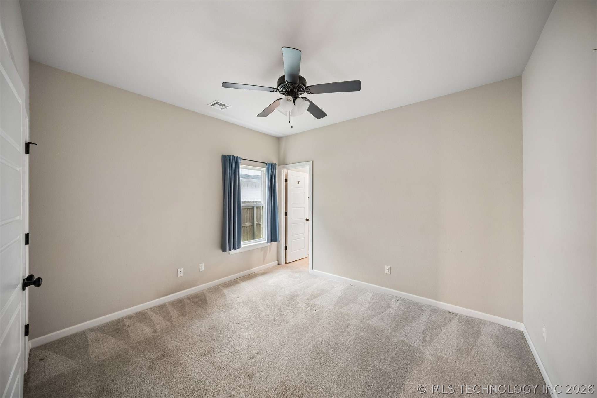 12906 S 6th Place Property Photo 9