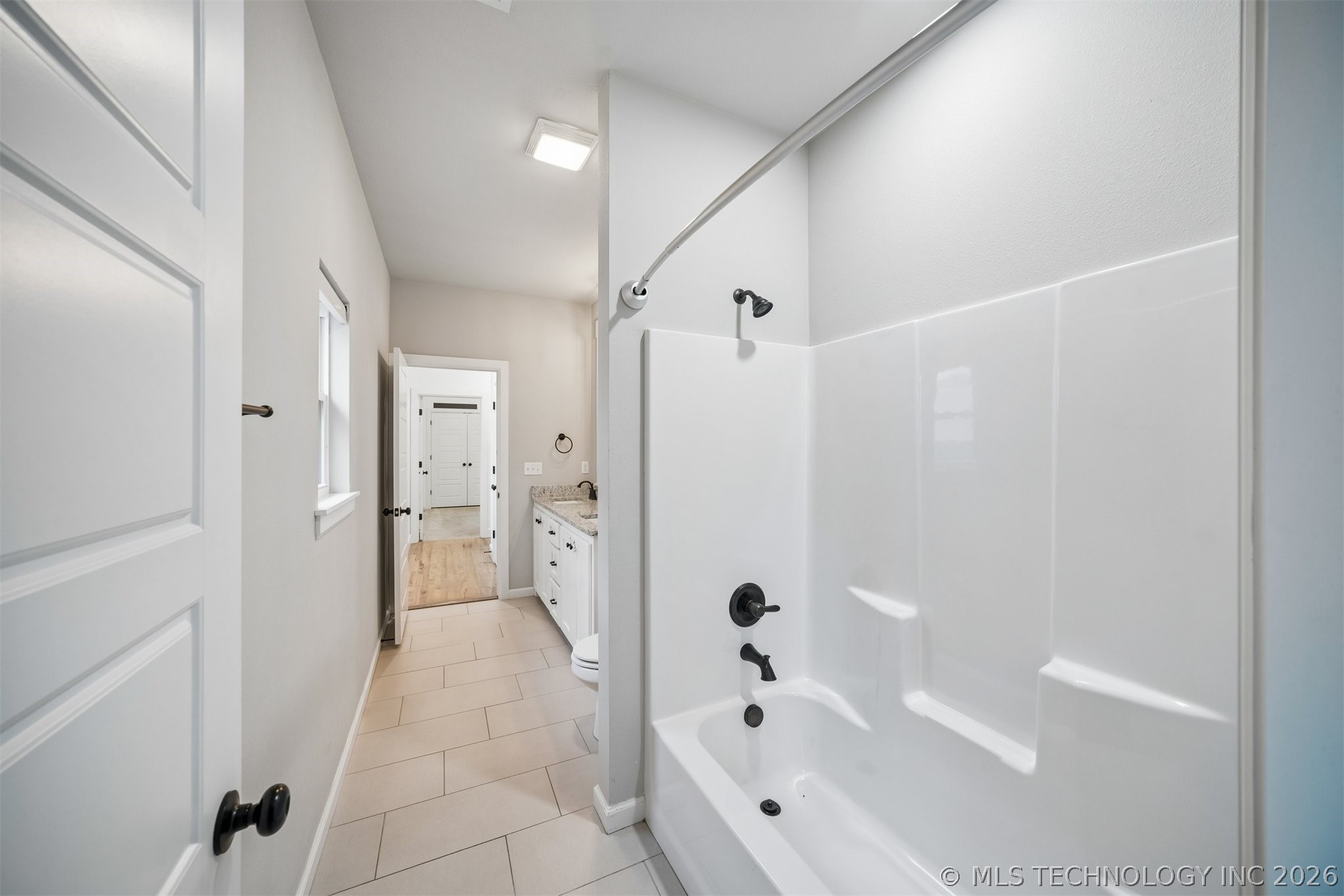 12906 S 6th Place Property Photo 10
