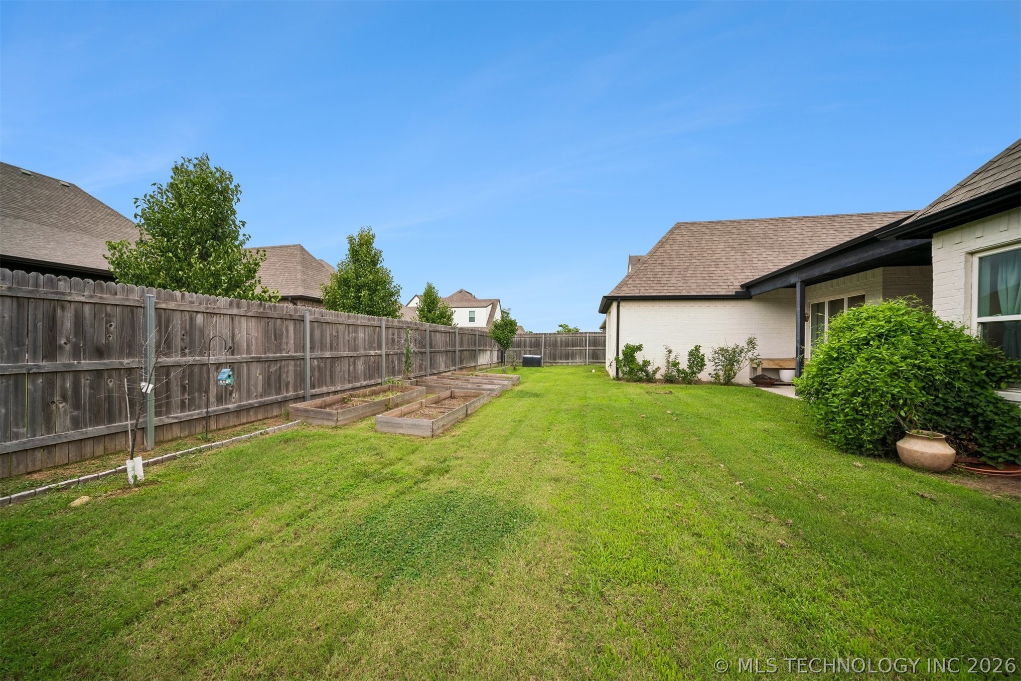 12906 S 6th Place Property Photo 47