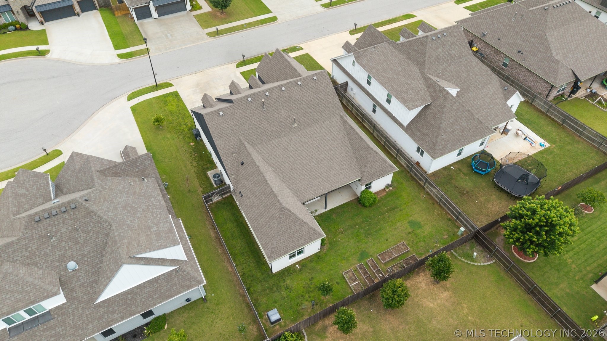12906 S 6th Place Property Photo 48