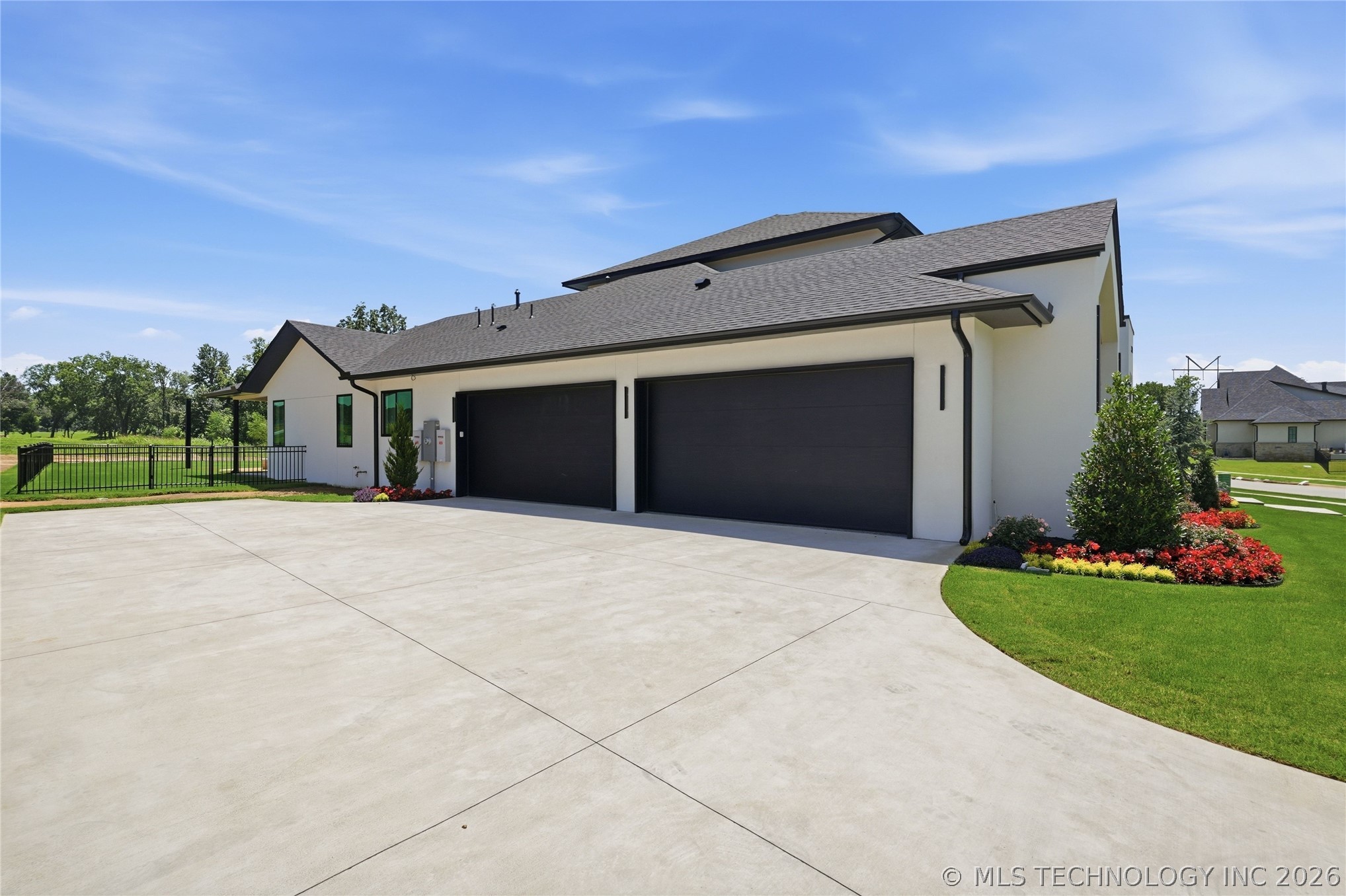 8801 E Elgin Street Property Photo 6
