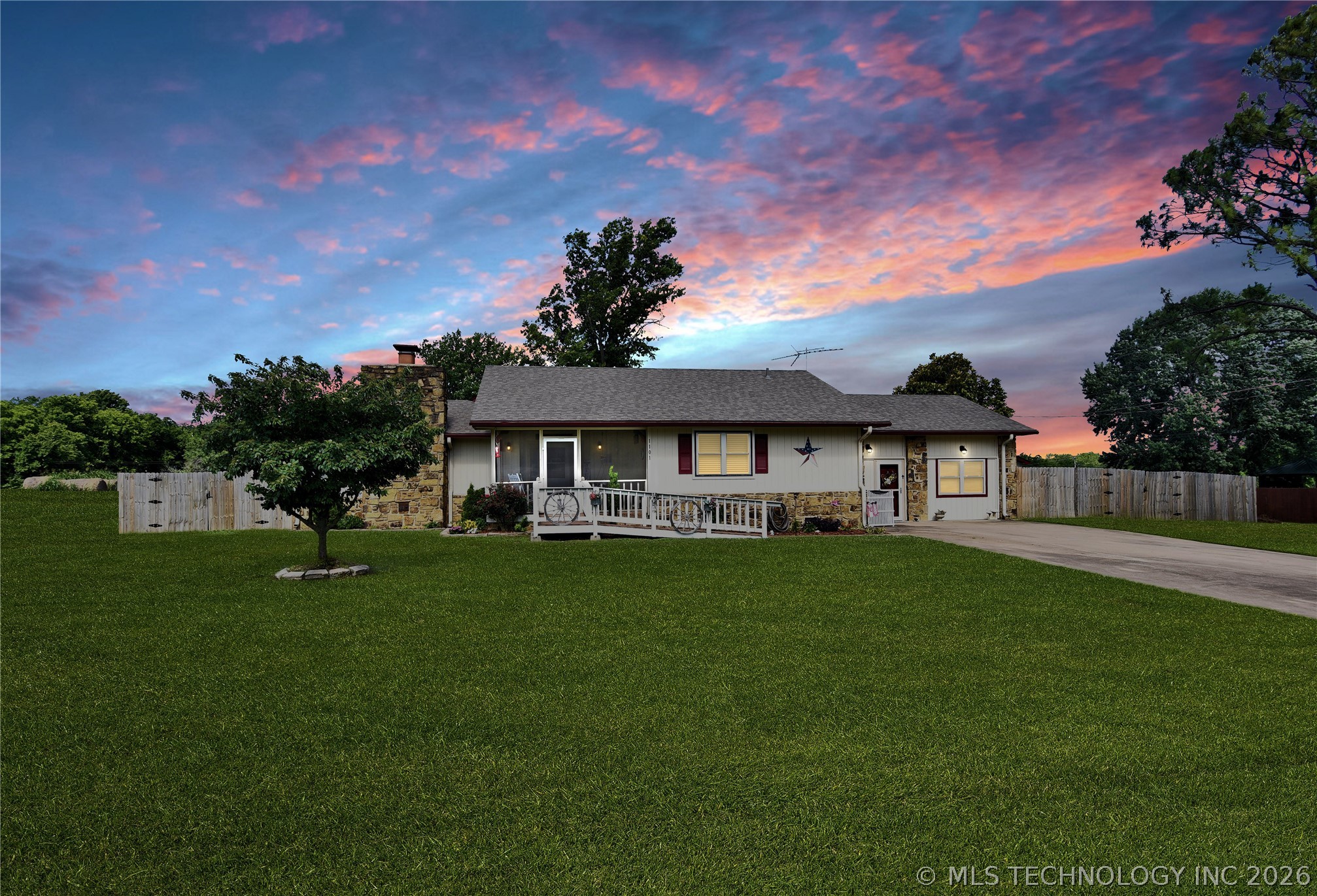 1101 N Taylor Avenue Property Photo 1