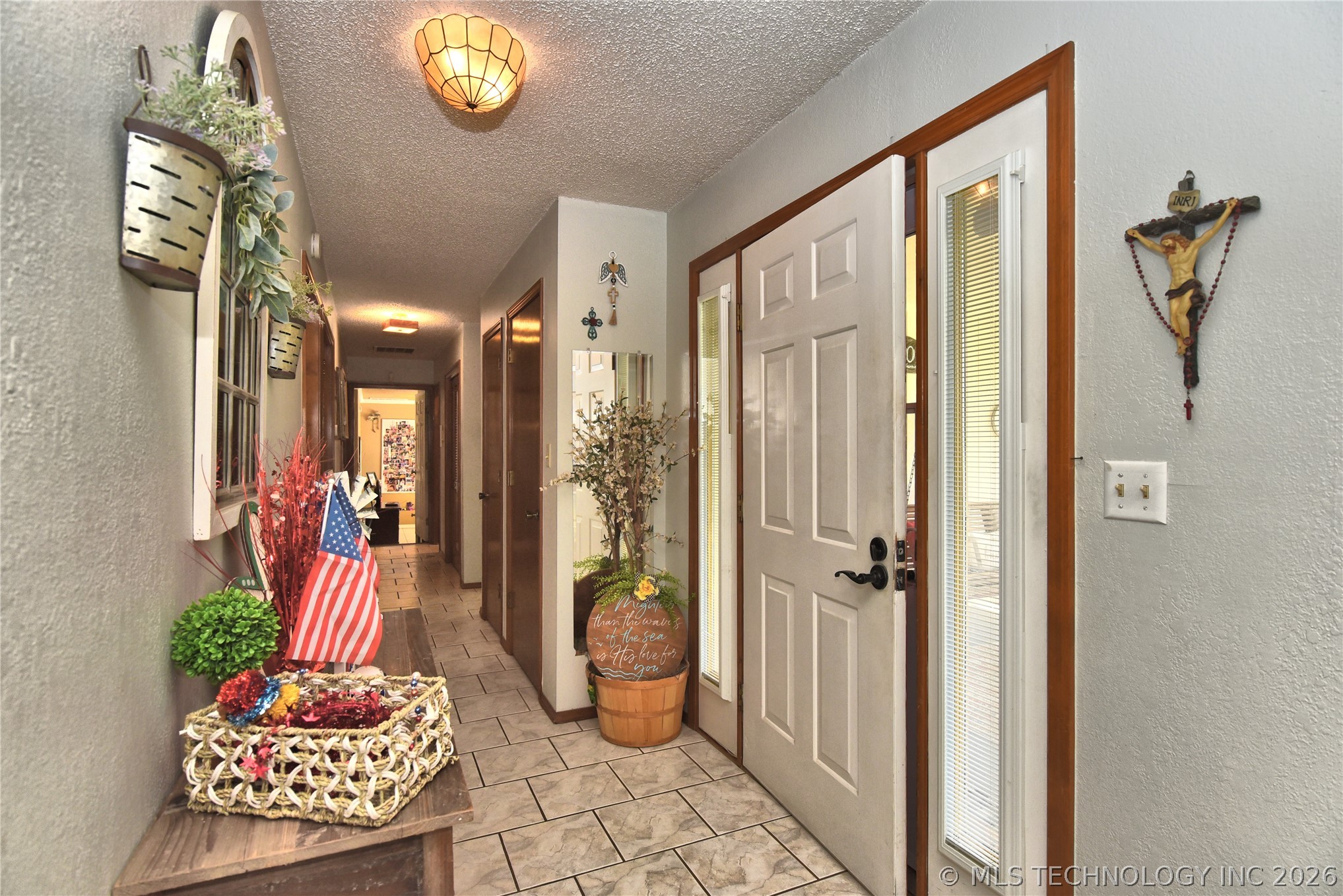 1101 N Taylor Avenue Property Photo 5