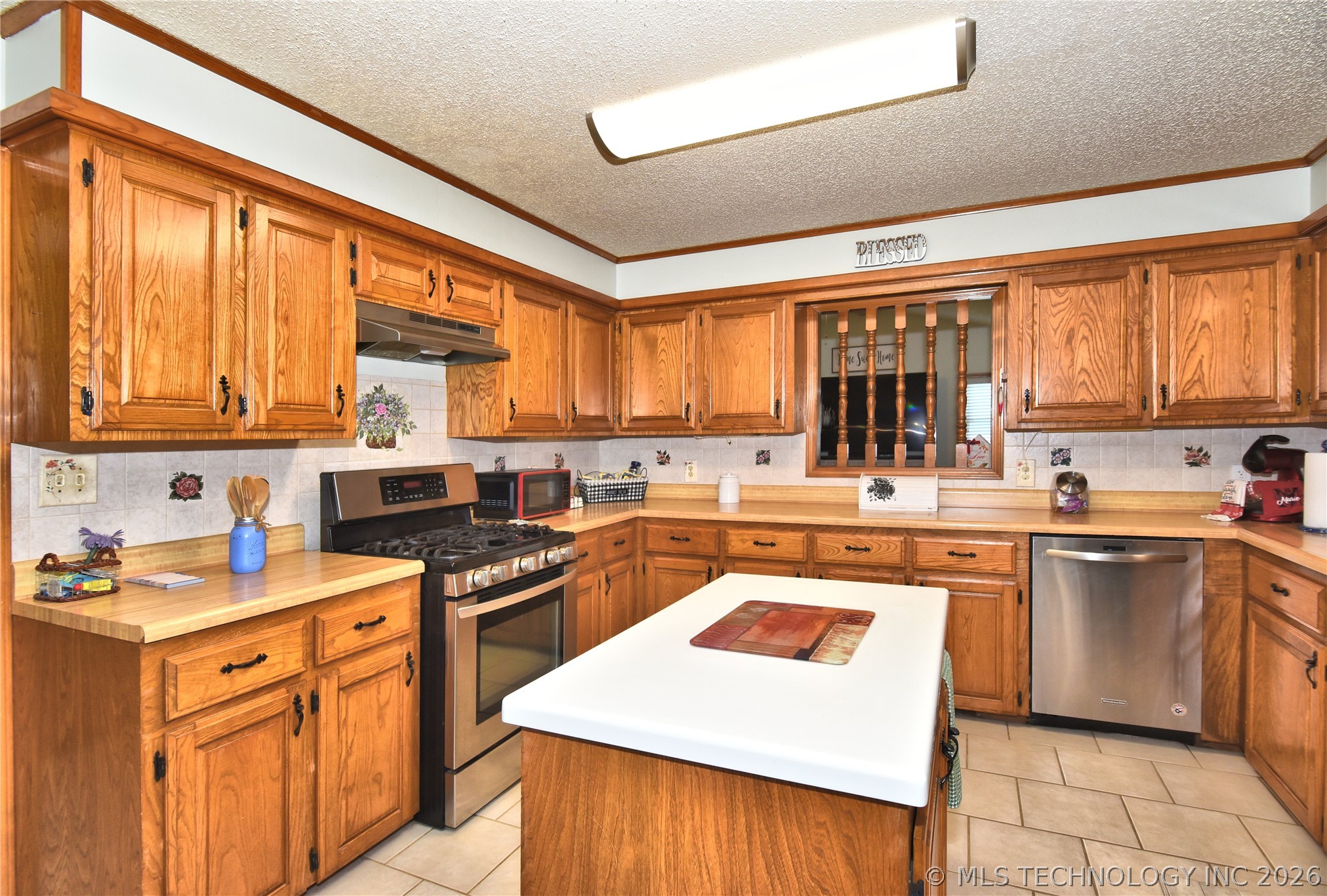 1101 N Taylor Avenue Property Photo 11