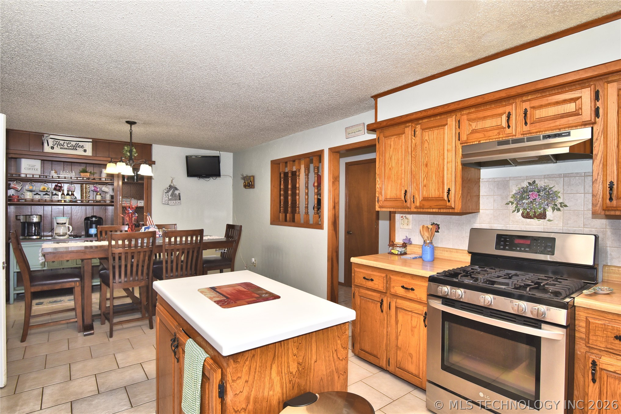 1101 N Taylor Avenue Property Photo 12