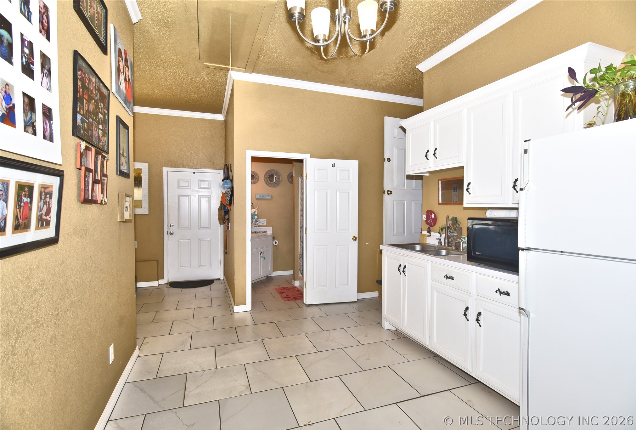 1101 N Taylor Avenue Property Photo 24