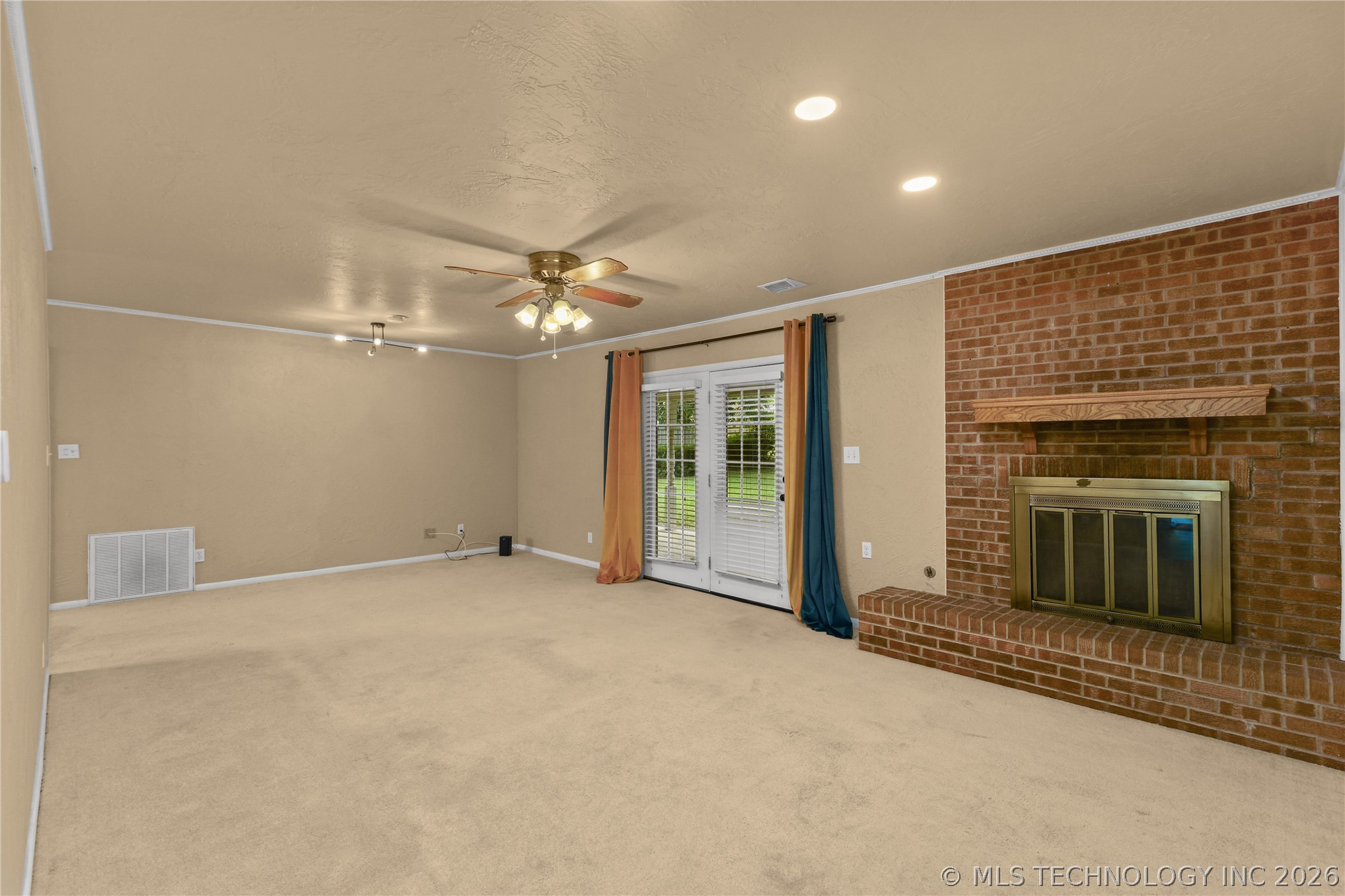 805 N Nancy Property Photo 7